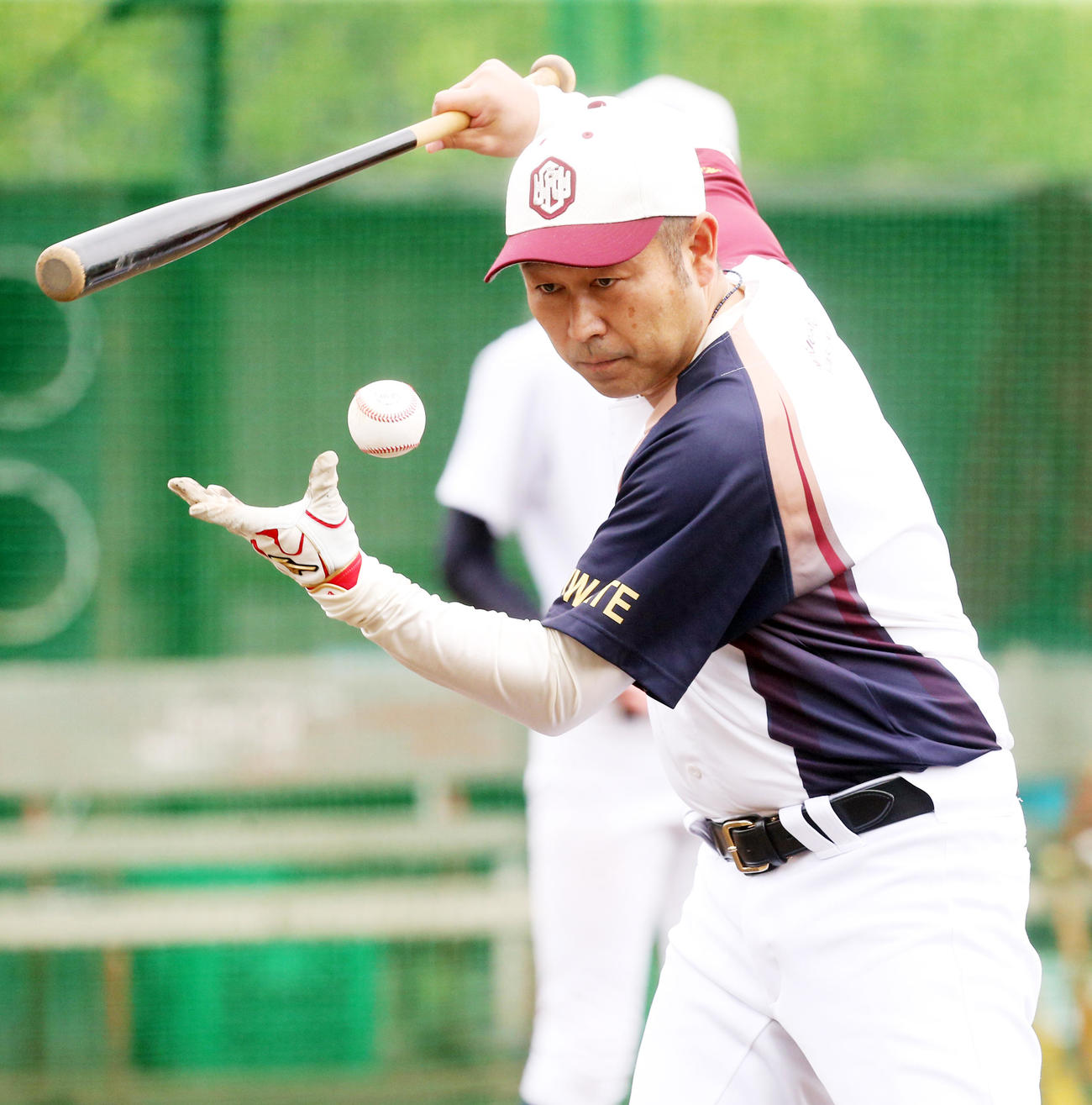20年5月、ノックをする盛岡中央・奥玉監督