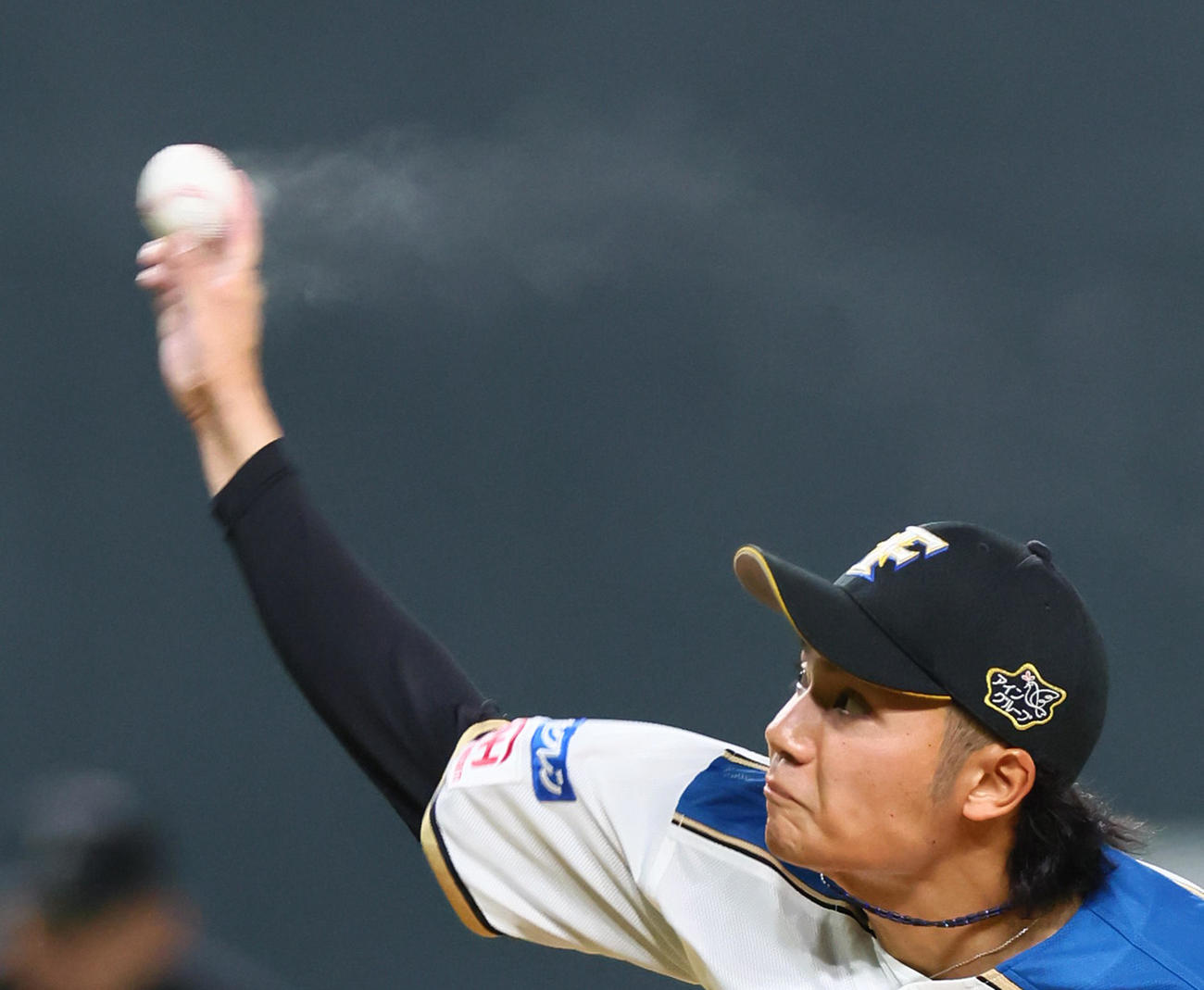 日本ハム対巨人　日本ハム先発の伊藤（撮影・足立雅史）