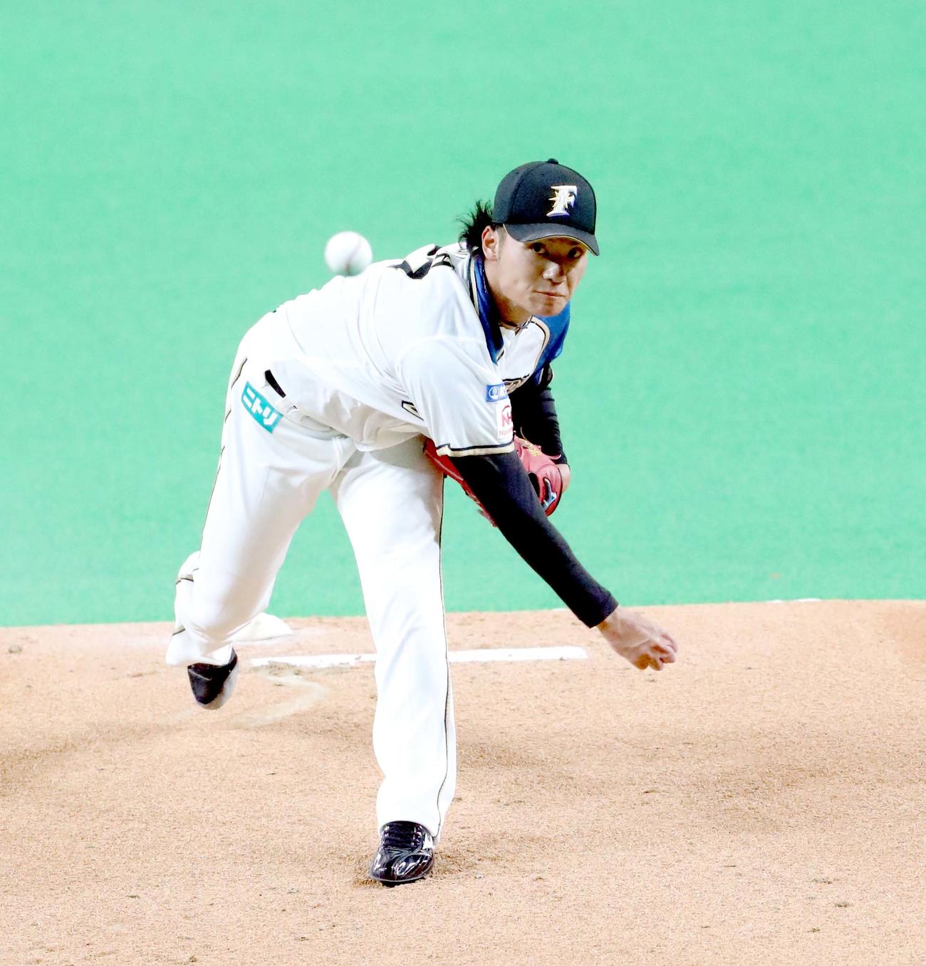 日本ハム対巨人　日本ハム先発の伊藤（撮影・佐藤翔太）