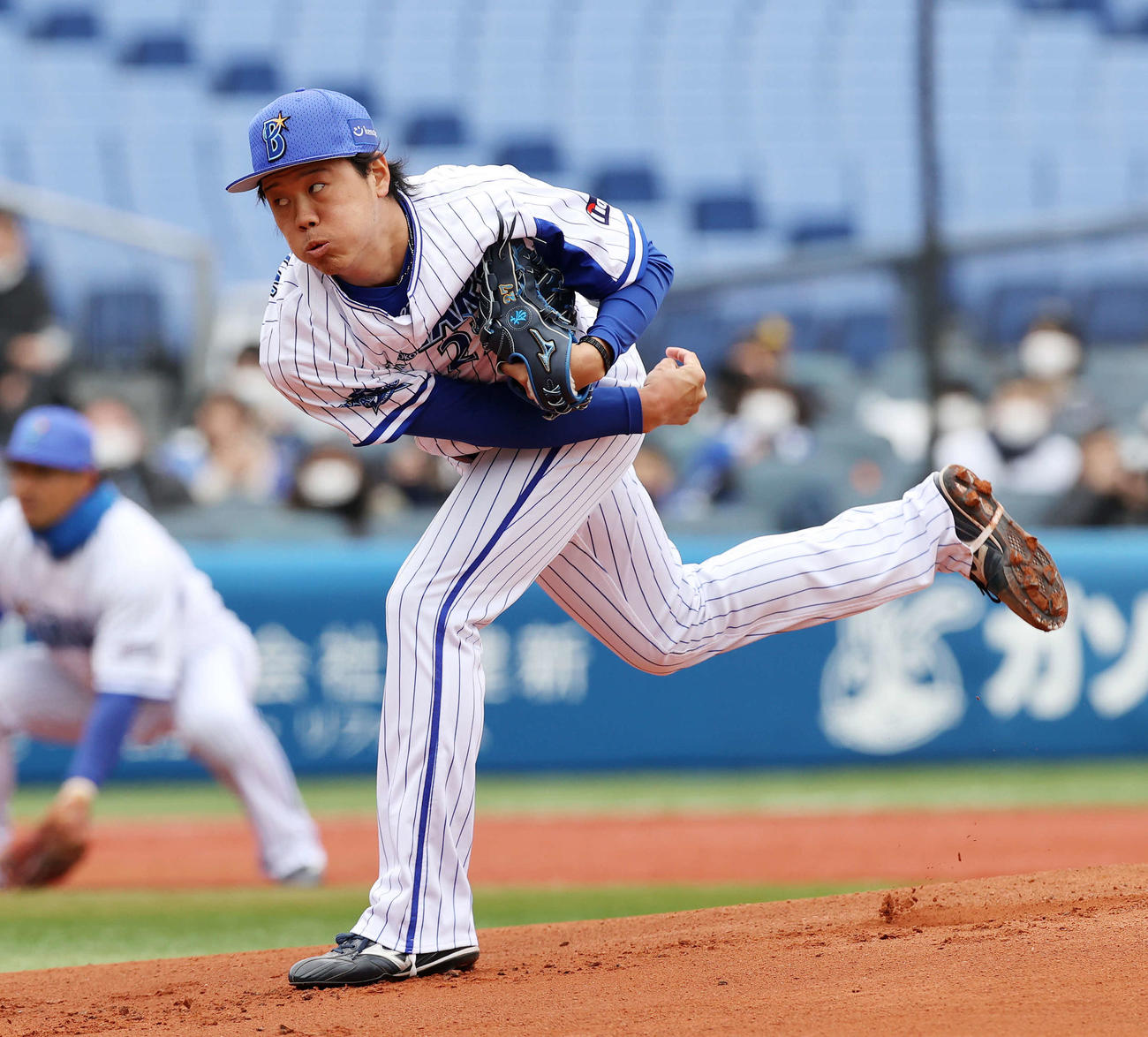 DeNA対オリックス　先発し力投するDeNA上茶谷（撮影・鈴木正人）