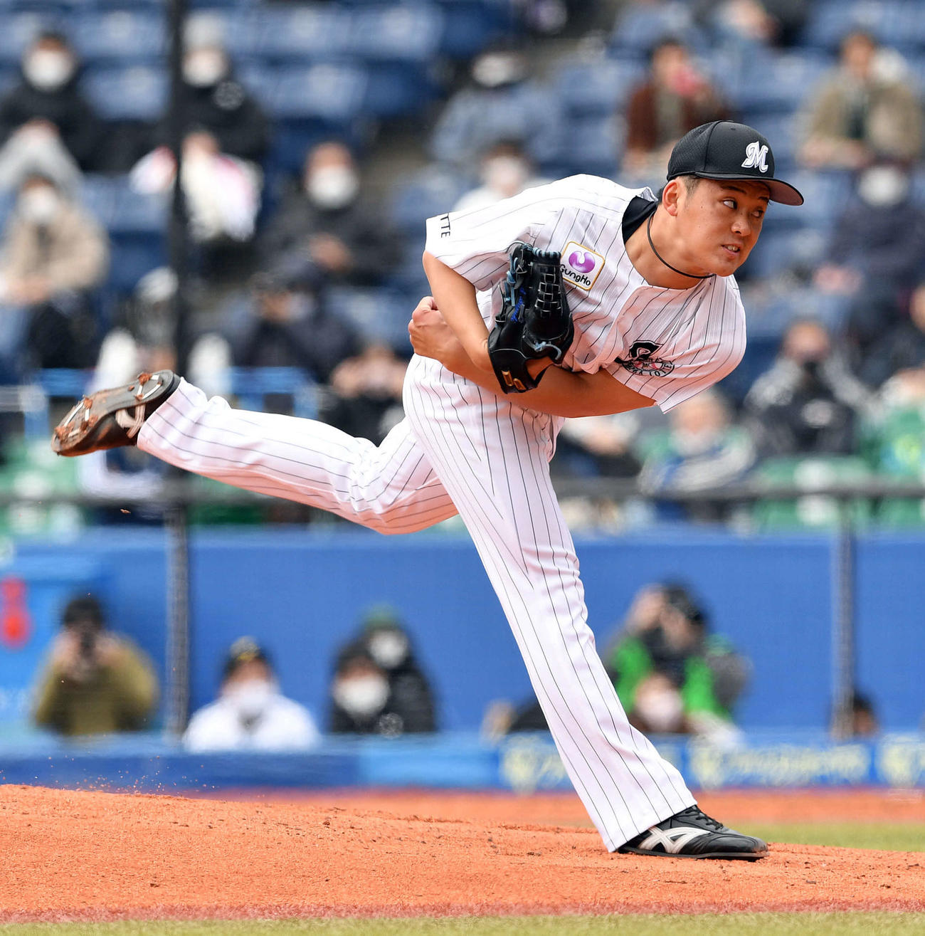 ロッテ対西武　ロッテ先発の鈴木（撮影・滝沢徹郎）