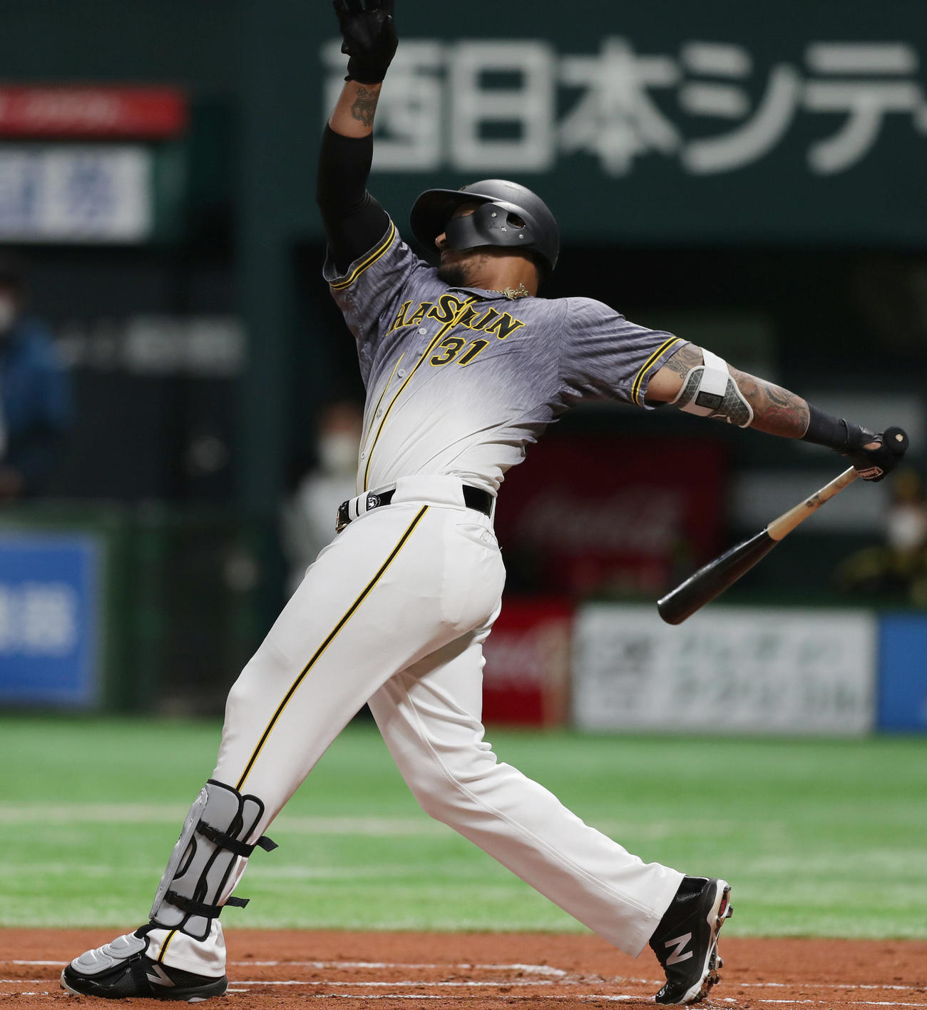 ソフトバンク対阪神　1回表阪神2死、マルテは左越え先制本塁打を放つ（撮影・前田充）