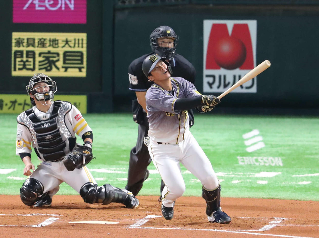 ソフトバンク対阪神　6回表阪神1死一塁、陽川は左越え2点本塁打を放つ（撮影・梅根麻紀）