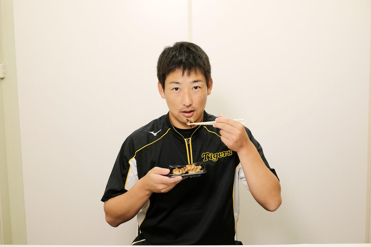 岩崎の鶏おつまみ（阪神甲子園球場提供）