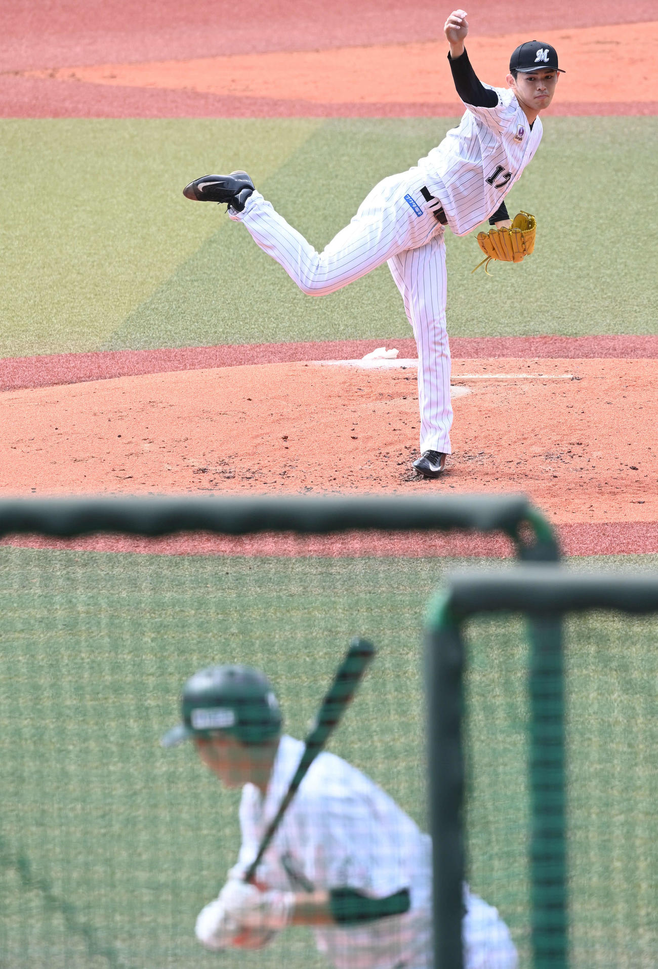 ロッテ佐々木朗希。打者安田（2021年3月5日撮影）
