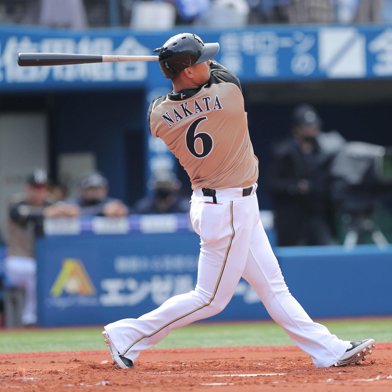 DeNA対日本ハム　1回表日本ハム1死一、二塁、左越え先制3点本塁打を放つ日本ハム中田（撮影・河田真司）