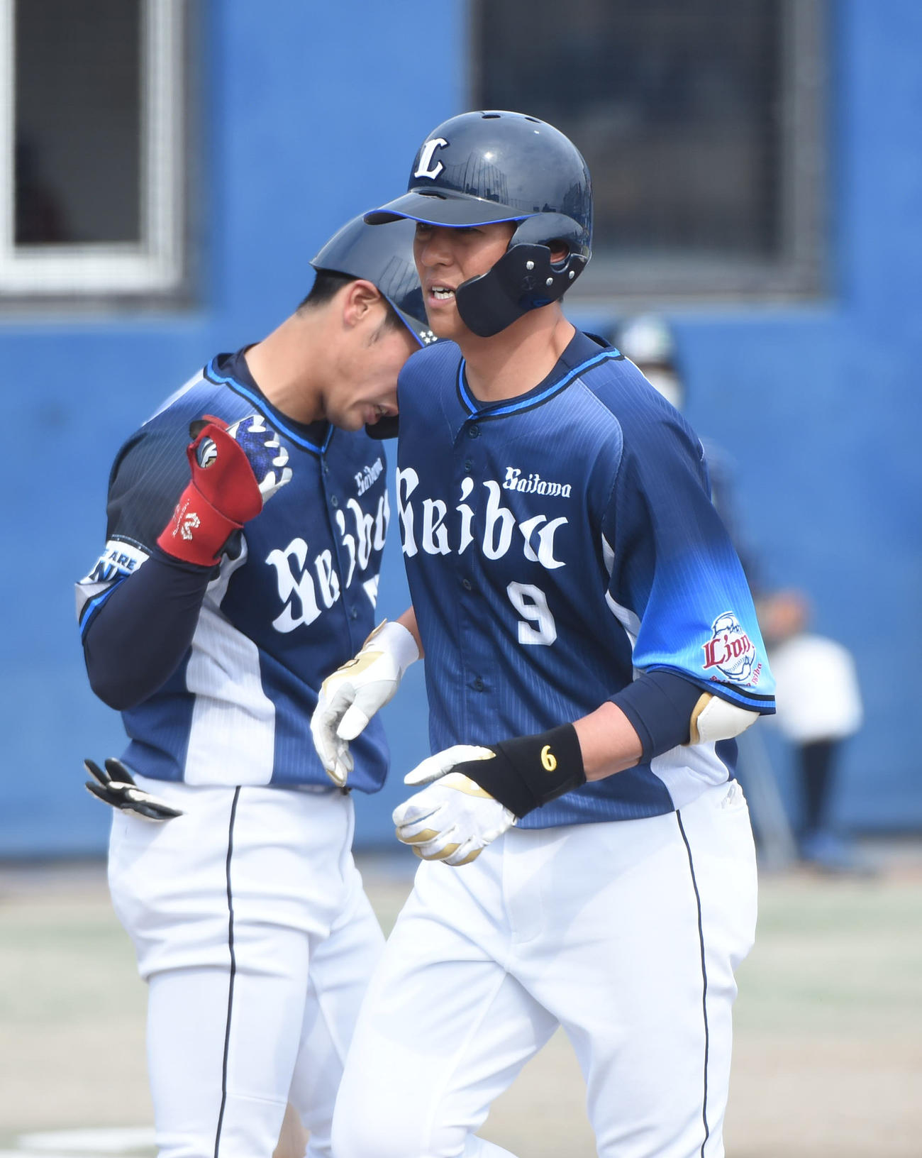 中日対西武　4回表西武1死、左越え本塁打を放った木村文紀（撮影・森本幸一）