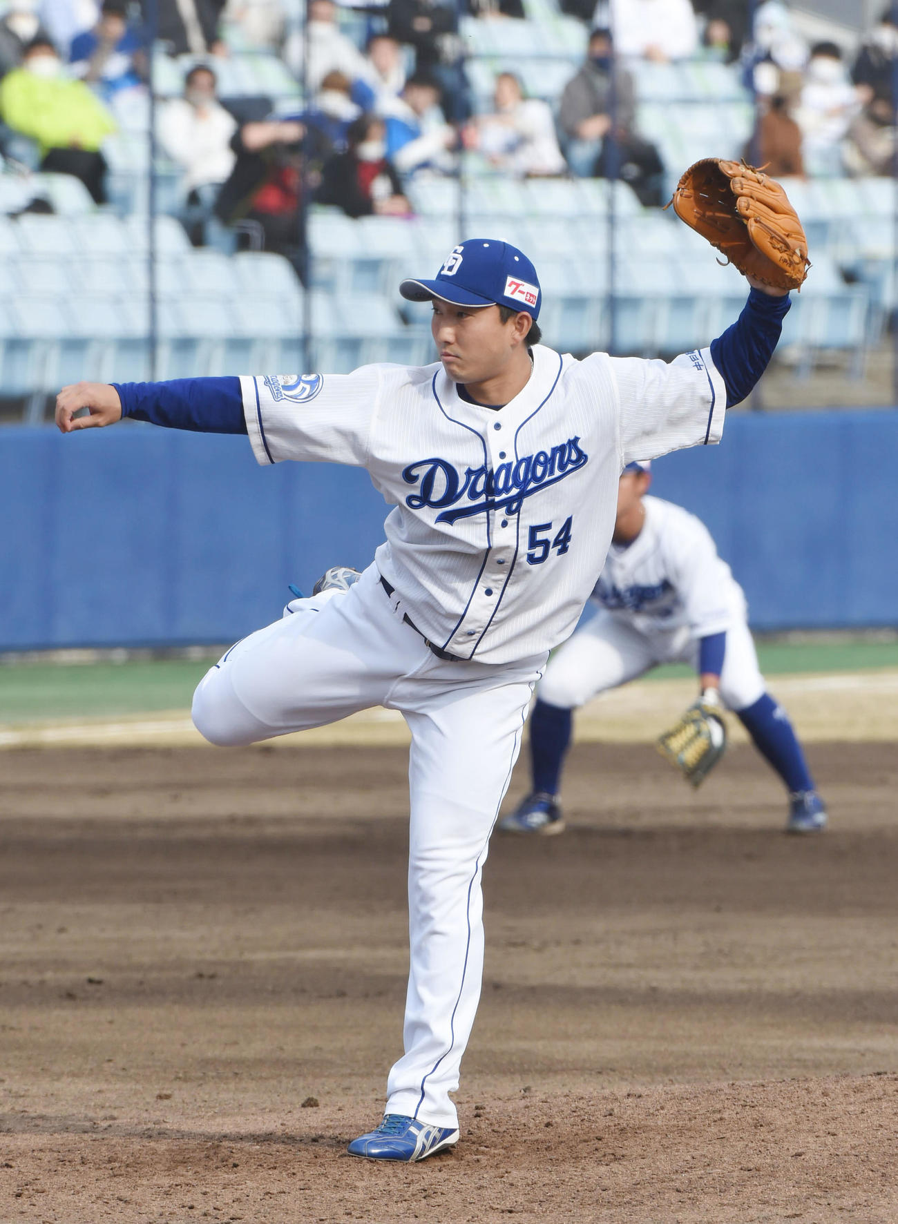 中日対西武　8回表、中日5番手で登板する藤嶋（撮影・森本幸一）