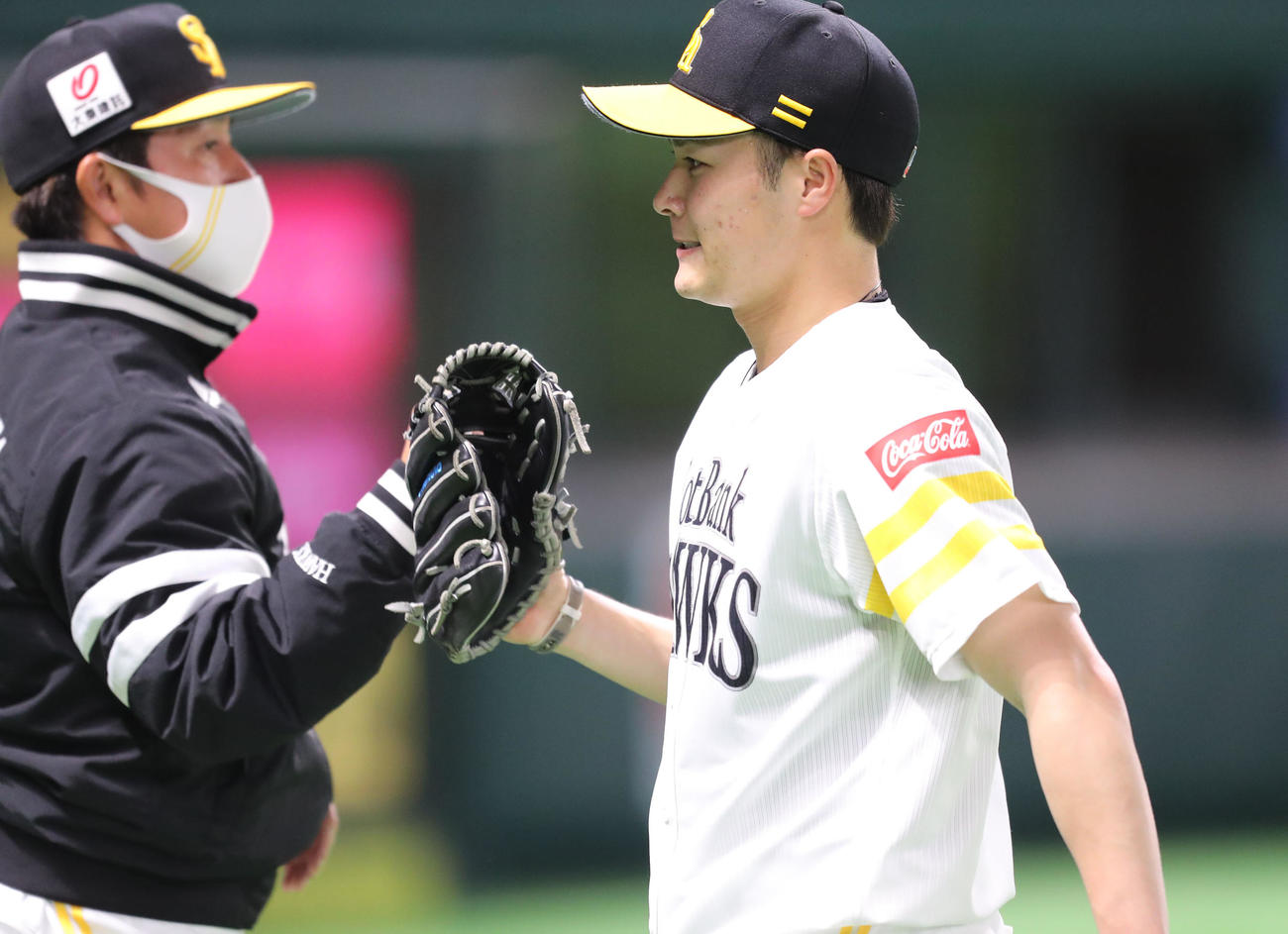 2番手として登板した笠谷俊介は3イニングを投げ無失点と好投、ベンチに引きあげる（撮影・梅根麻紀）