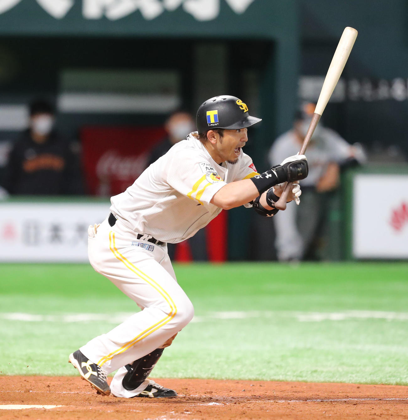 ソフトバンク対巨人　4回裏ソフトバンク無死、松田宣浩は中前安打を放つ（撮影・梅根麻紀）