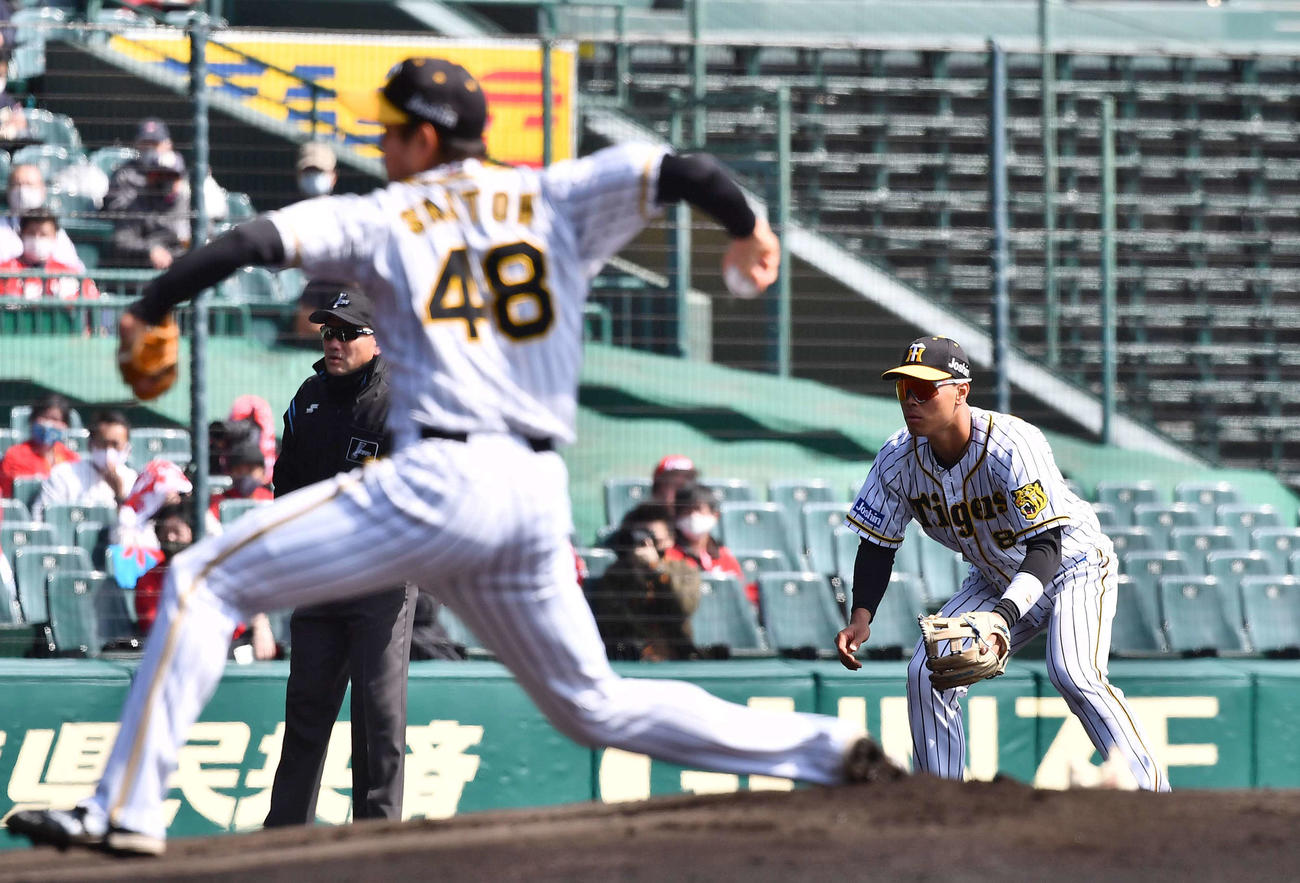 阪神対広島オープン戦　三塁で先発出場する佐藤輝明（撮影・上田博志）