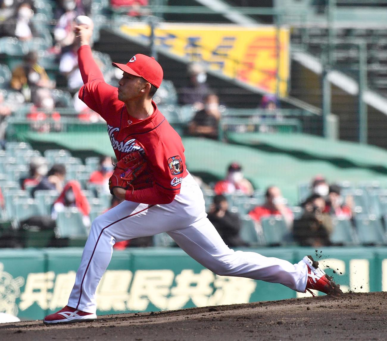 阪神対広島オープン戦　広島先発の中村祐（撮影・上田博志）