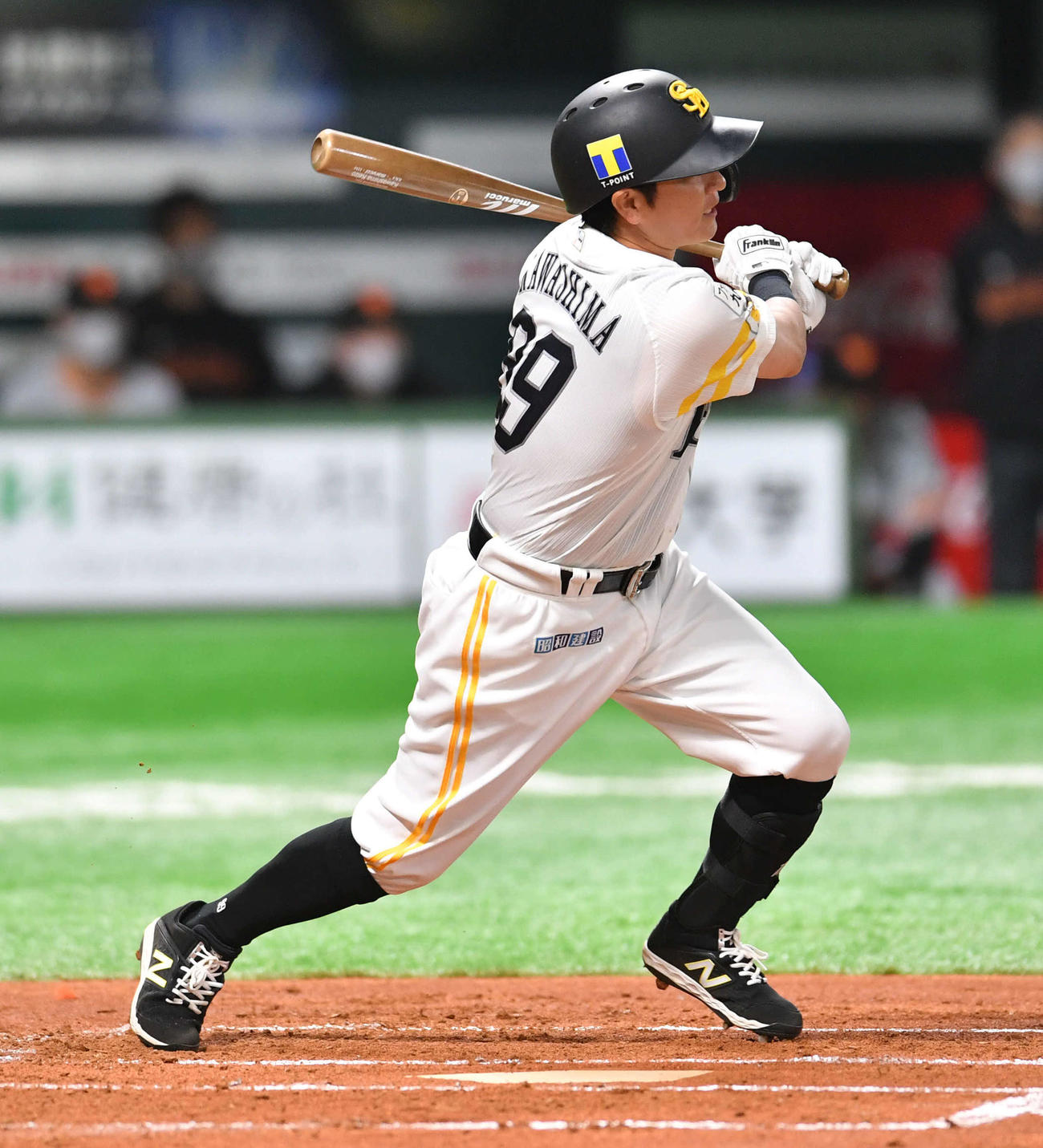 ソフトバンク対巨人　1回裏ソフトバンク1死、川島慶三は中前安打を放つ（撮影・岩下翔太）