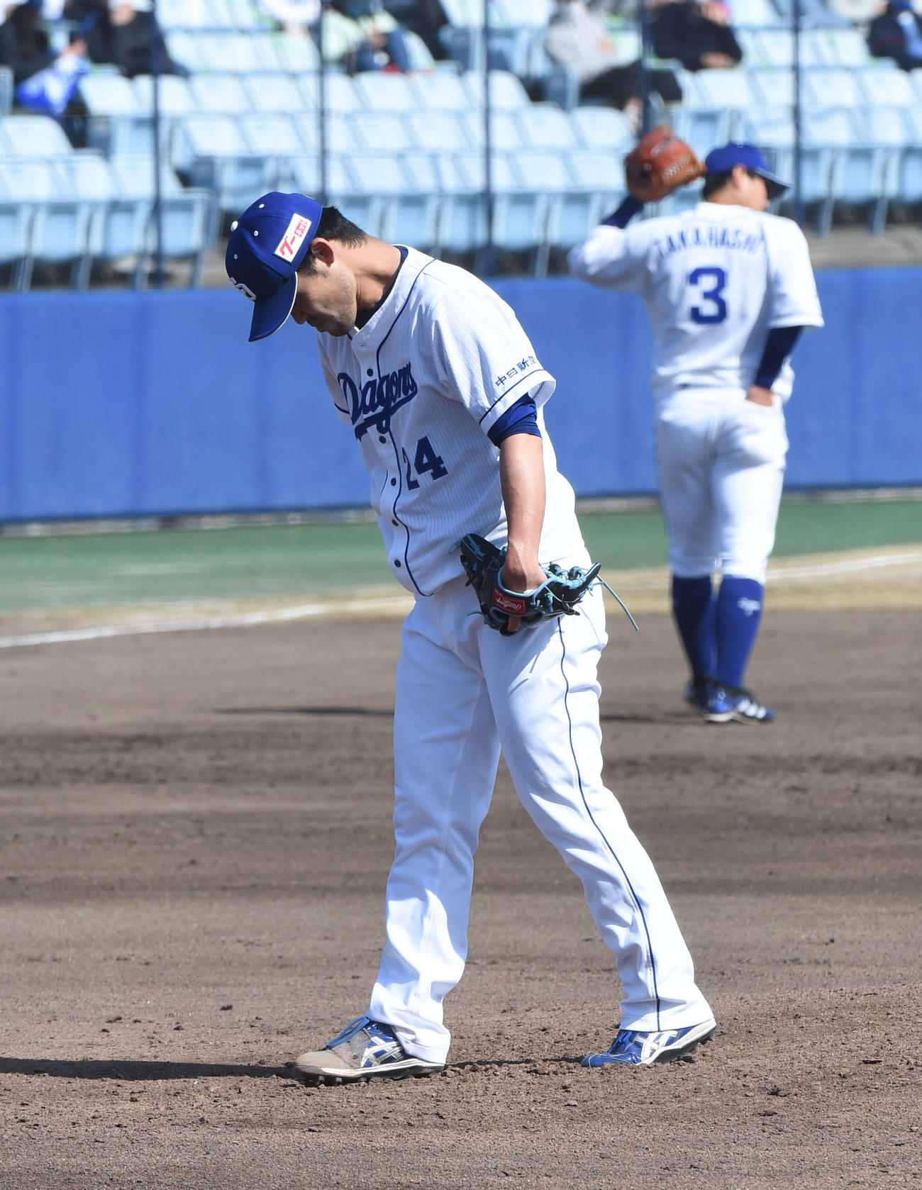 若林に左越え3点本塁打を打たれた福谷（撮影・森本幸一）