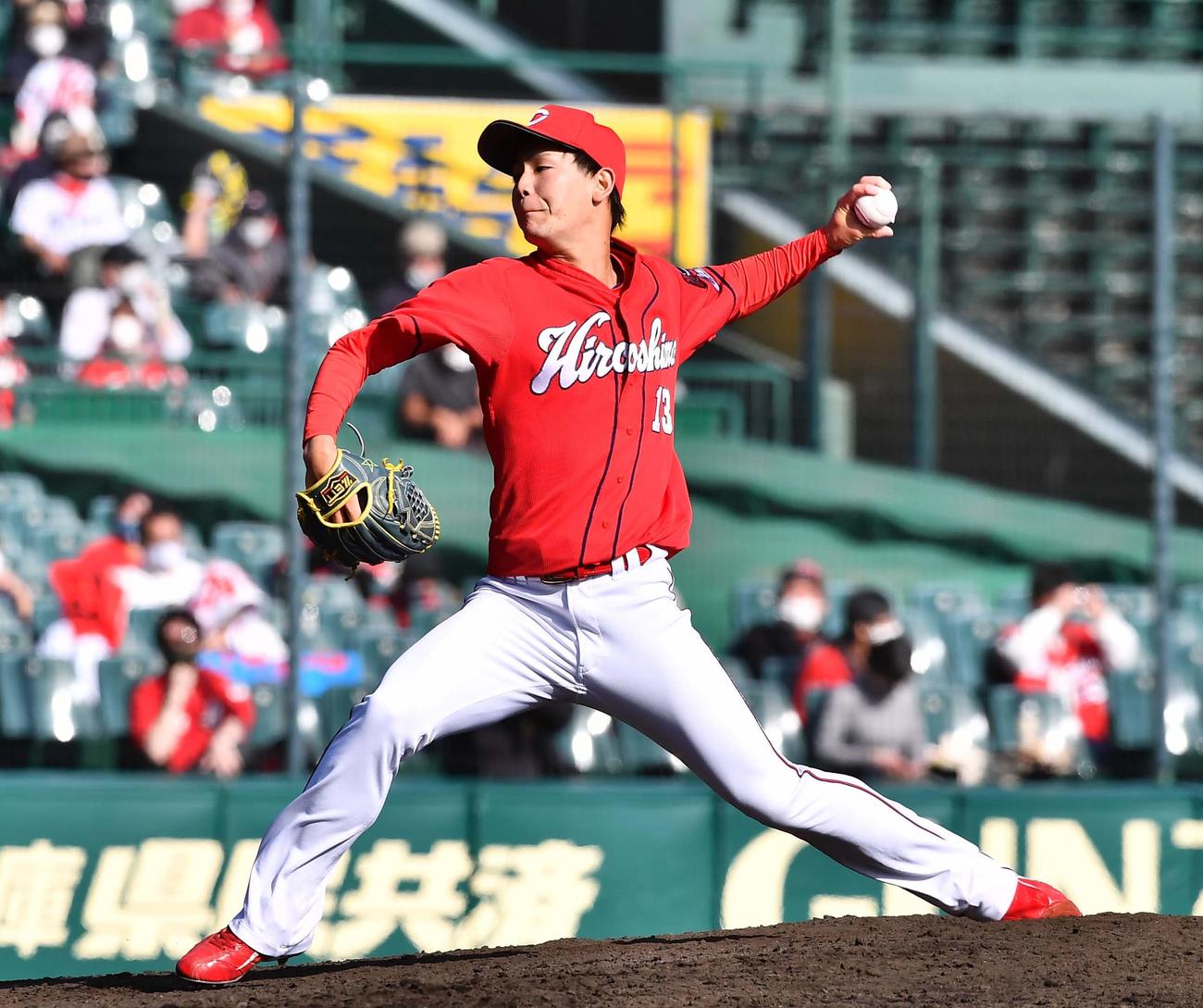 広島3番手の森浦大輔（撮影・上田博志）