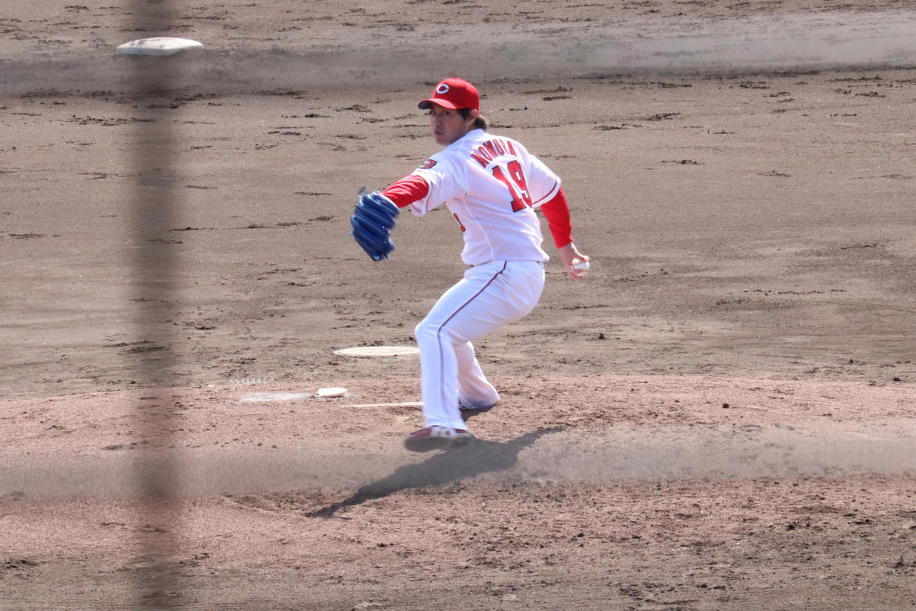 2軍教育リーグ中日戦で先発した広島野村祐輔投手（撮影・前原淳）