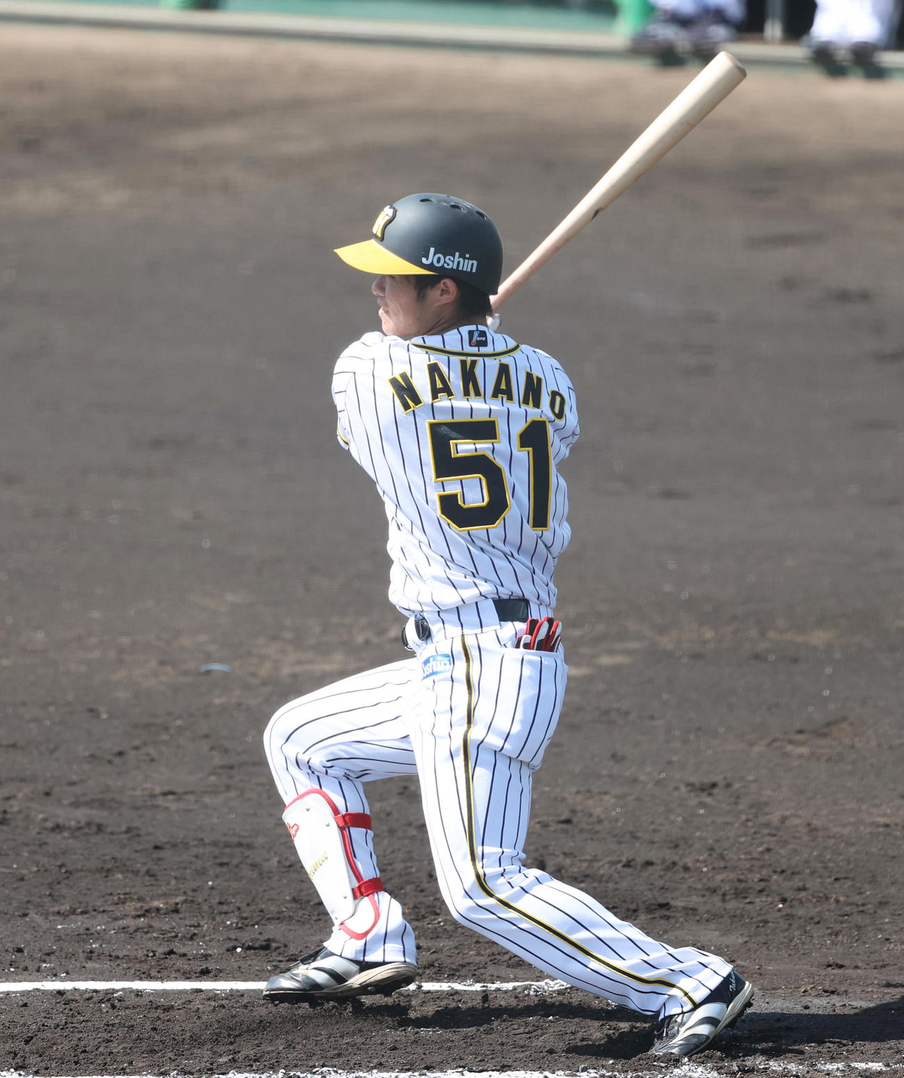 教育リーグ阪神対オリックス　1回裏阪神1死、中野は右中間に二塁打を放つ（代表撮影）