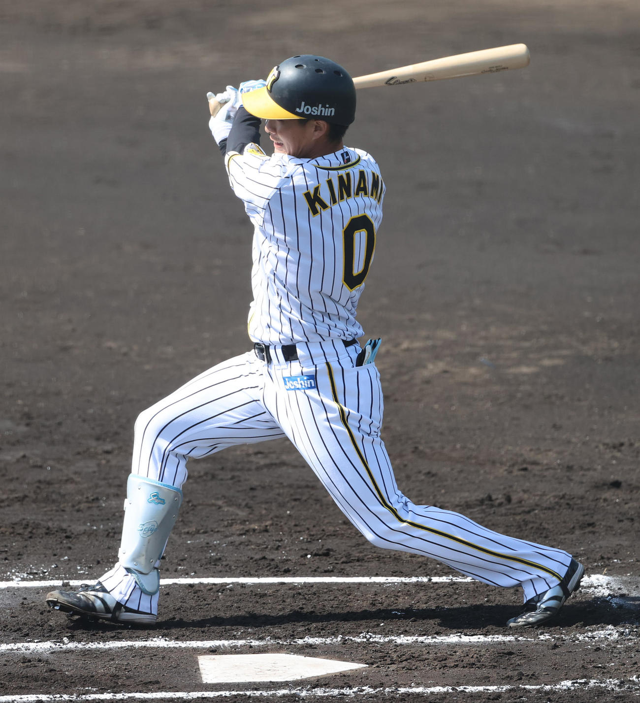 1回裏阪神1死二塁、右前適時打を放つ阪神木浪聖也（代表撮影）