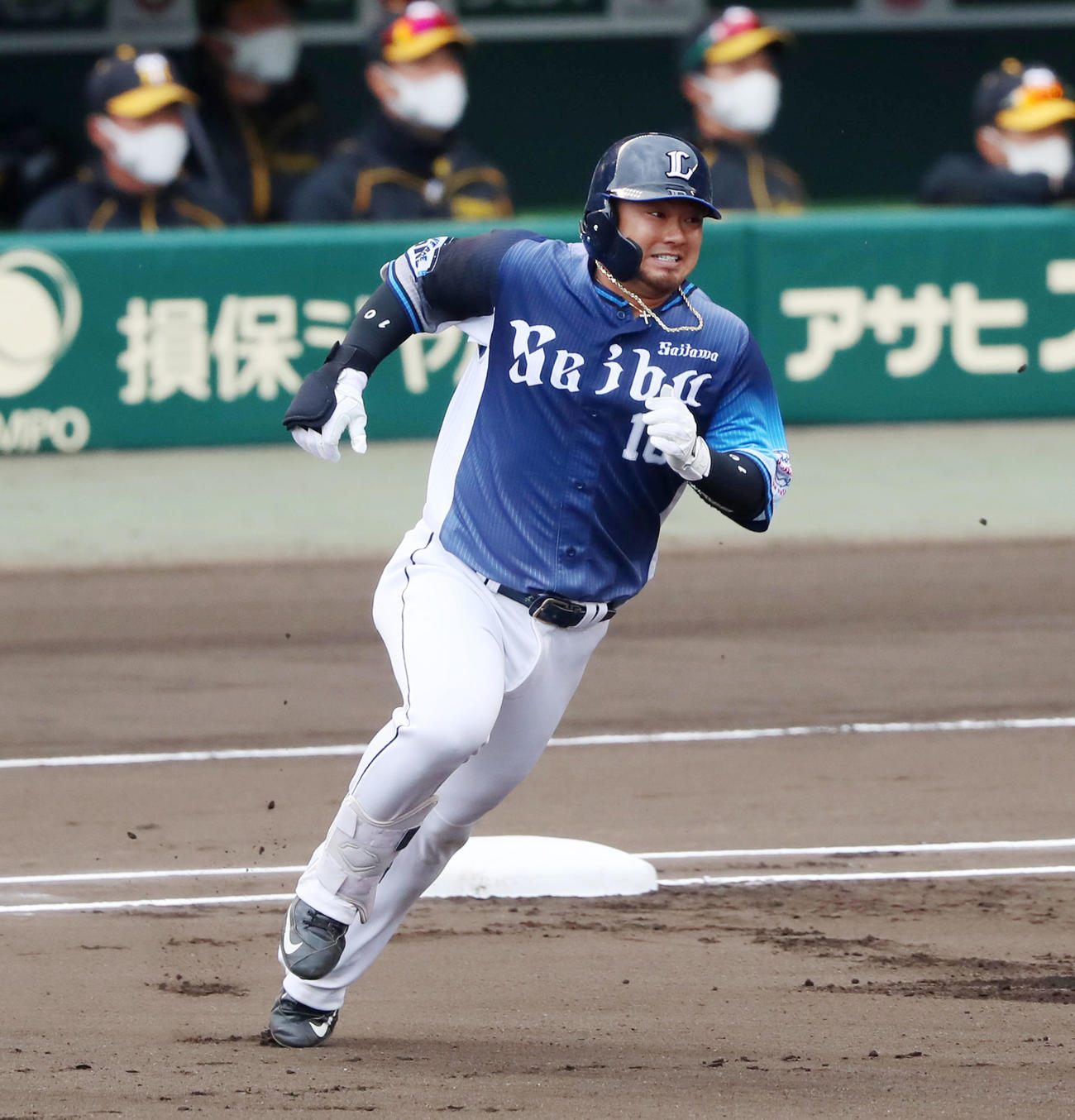 阪神対西武　1回表西武1死一塁、森は左越え適時二塁打を放つ（撮影・加藤哉）
