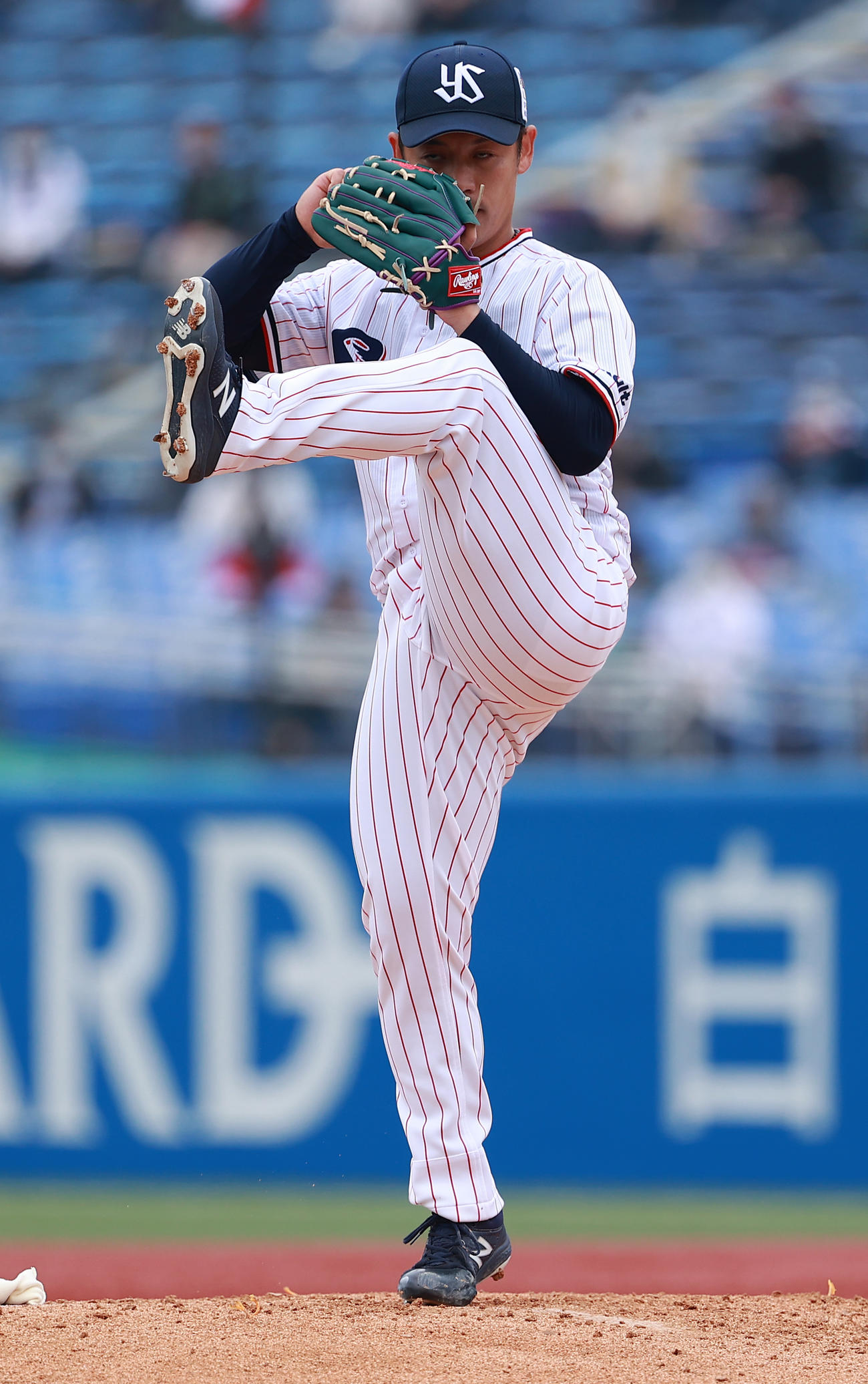 ヤクルト対ソフトバンク　先発で登板し力投するヤクルト小川（撮影・中島郁夫）