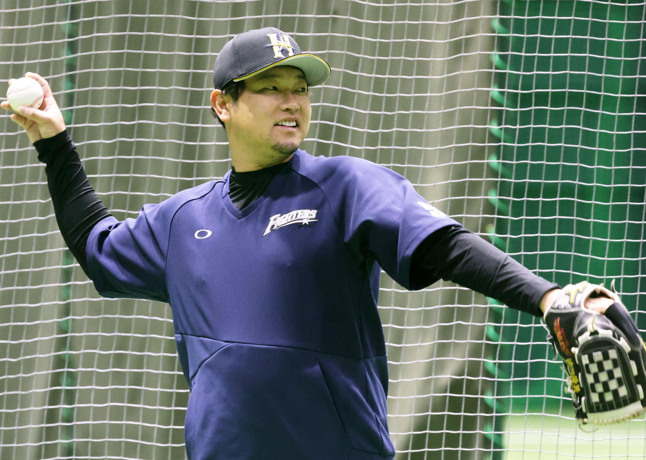 キャッチボールをする日本ハム池田（撮影・加藤孝規）