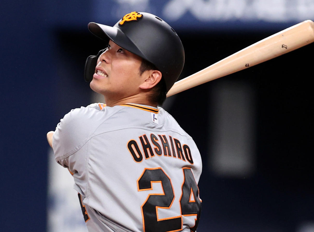 オリックス対巨人　6回表巨人無死、先制左越えソロ本塁打を放つ大城（撮影・狩俣裕三）