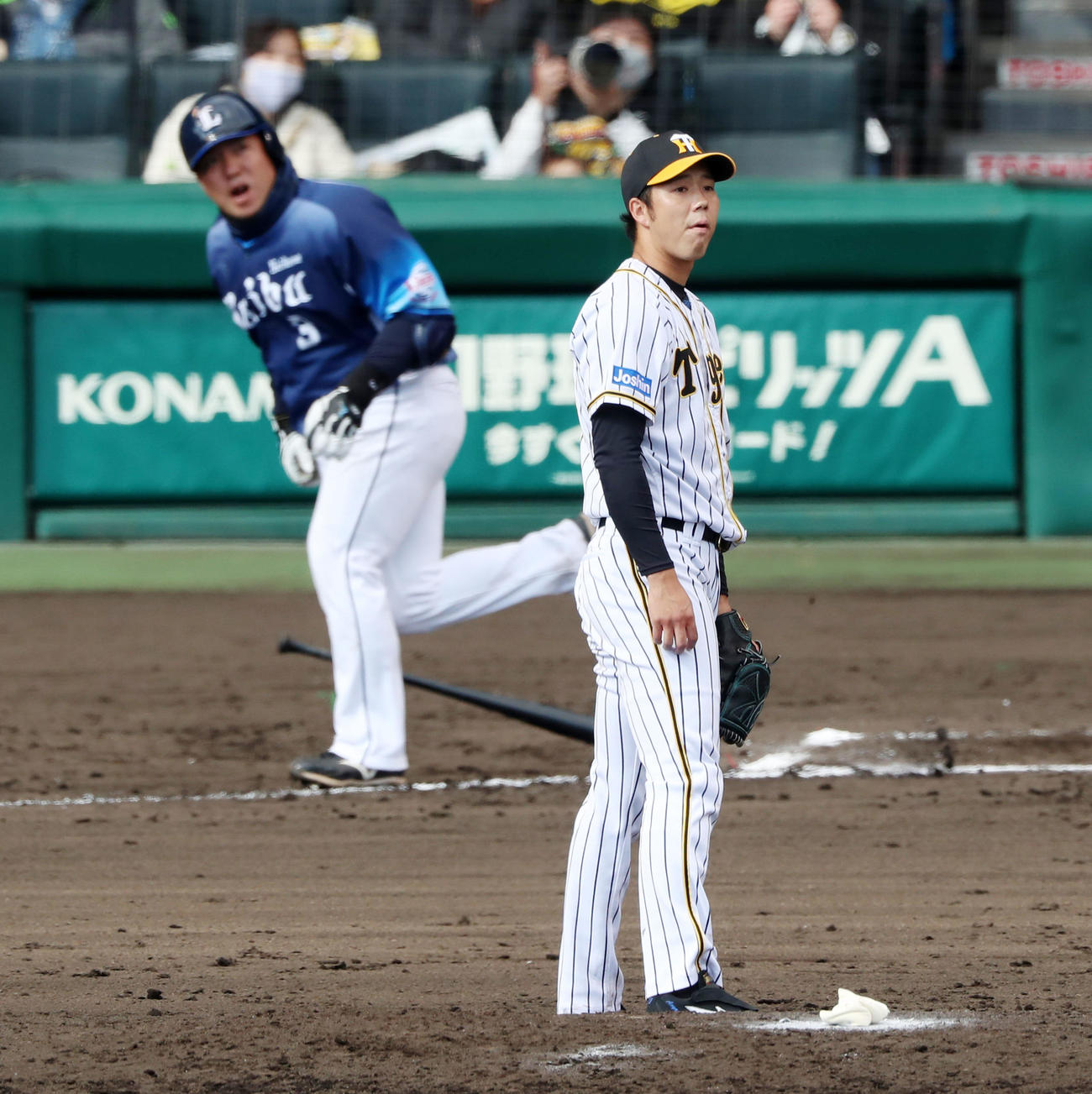 阪神対西武　6回表西武1死満塁、青柳は山川に左越え満塁本塁打を浴びる（撮影・加藤哉）