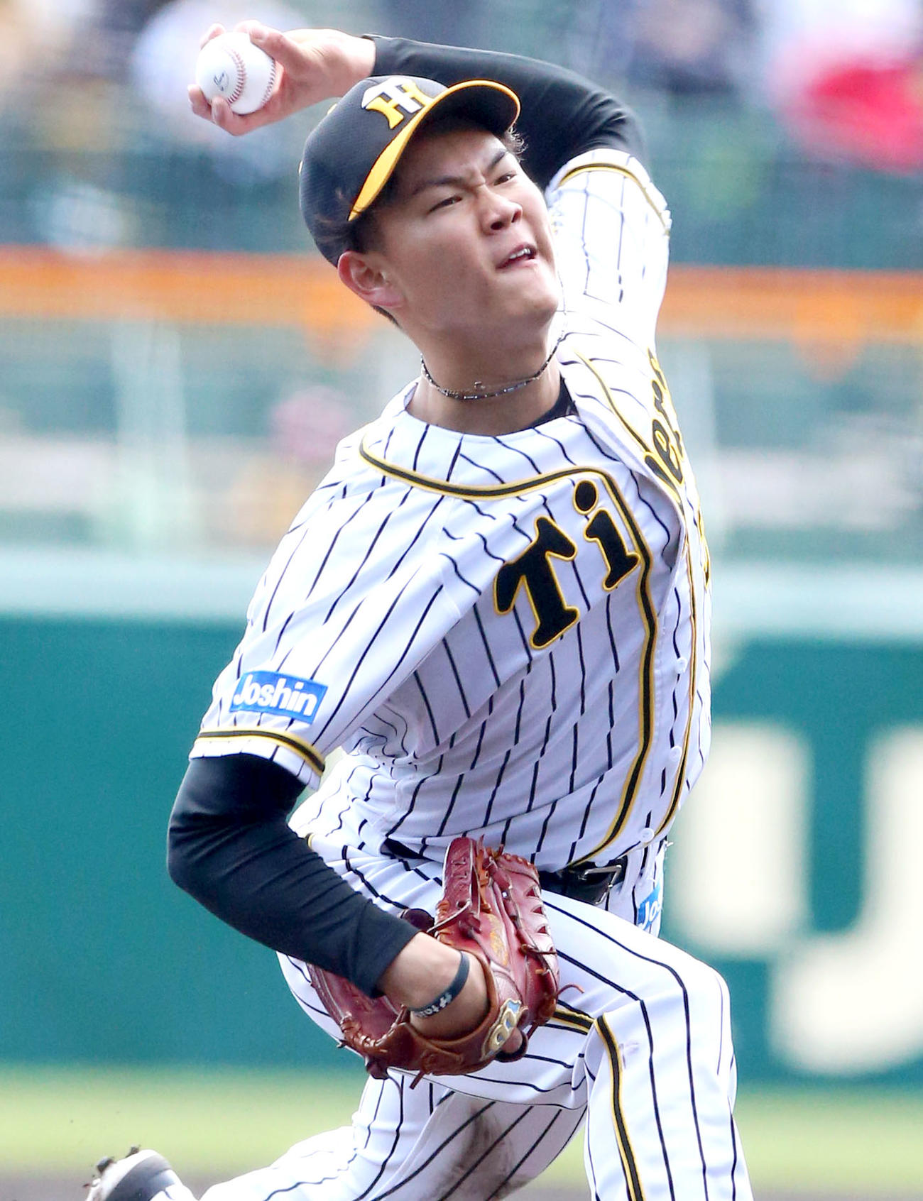 4回を無失点と好投した阪神先発の及川（撮影・上山淳一）