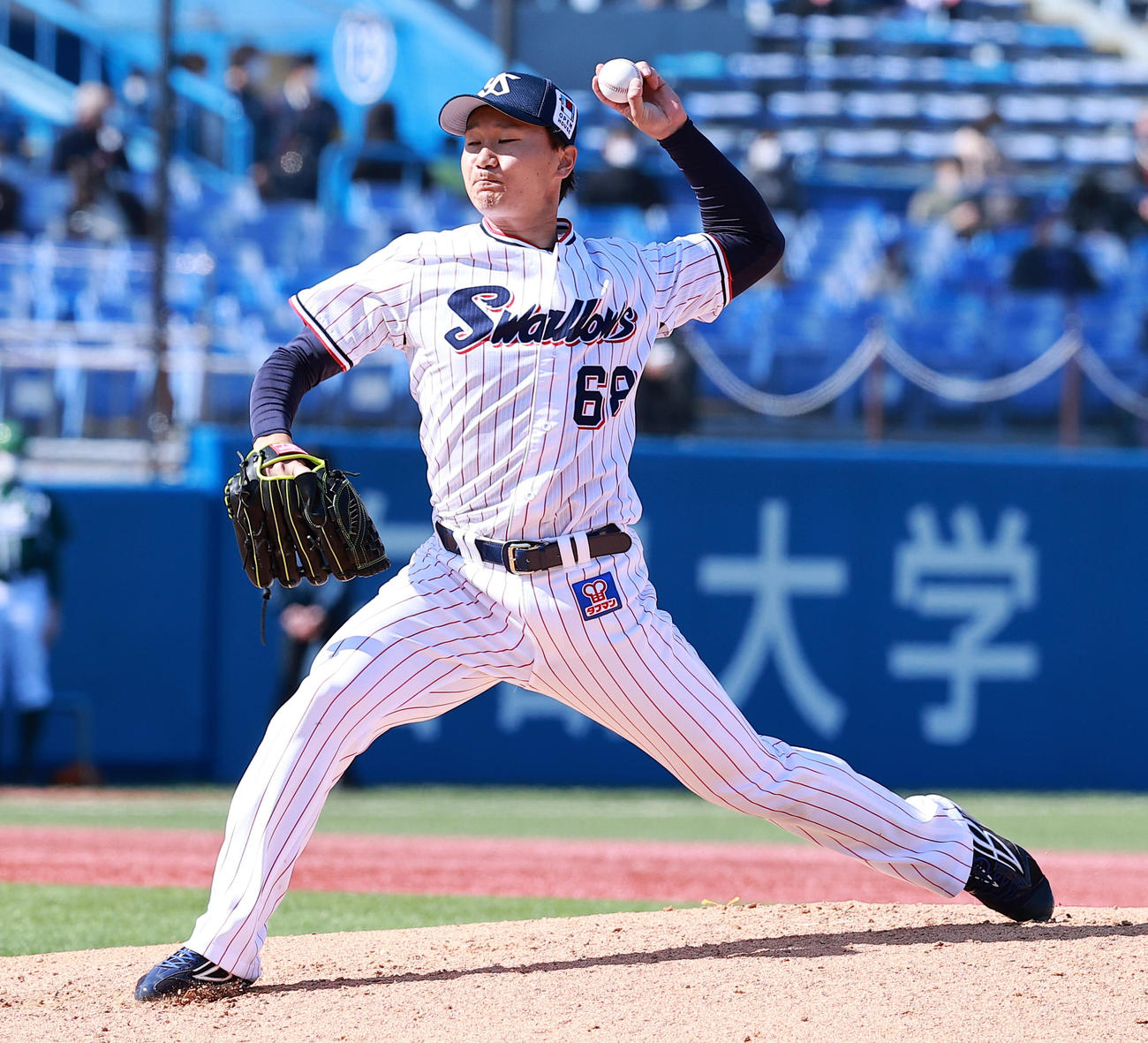 ヤクルト対中日　3回表中日2死満塁の場面で登板した宮台（撮影・浅見桂子）