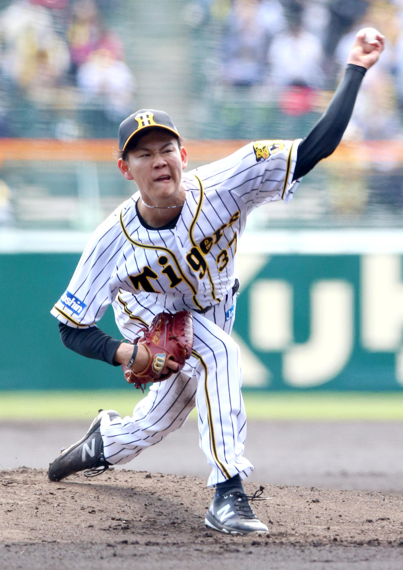 阪神対巨人　阪神先発の及川（撮影・上山淳一）