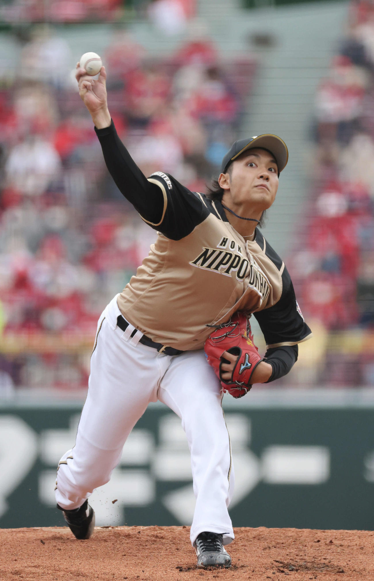 広島対日本ハム　7回を無失点に抑えた日本ハム先発の伊藤（撮影・加藤孝規）