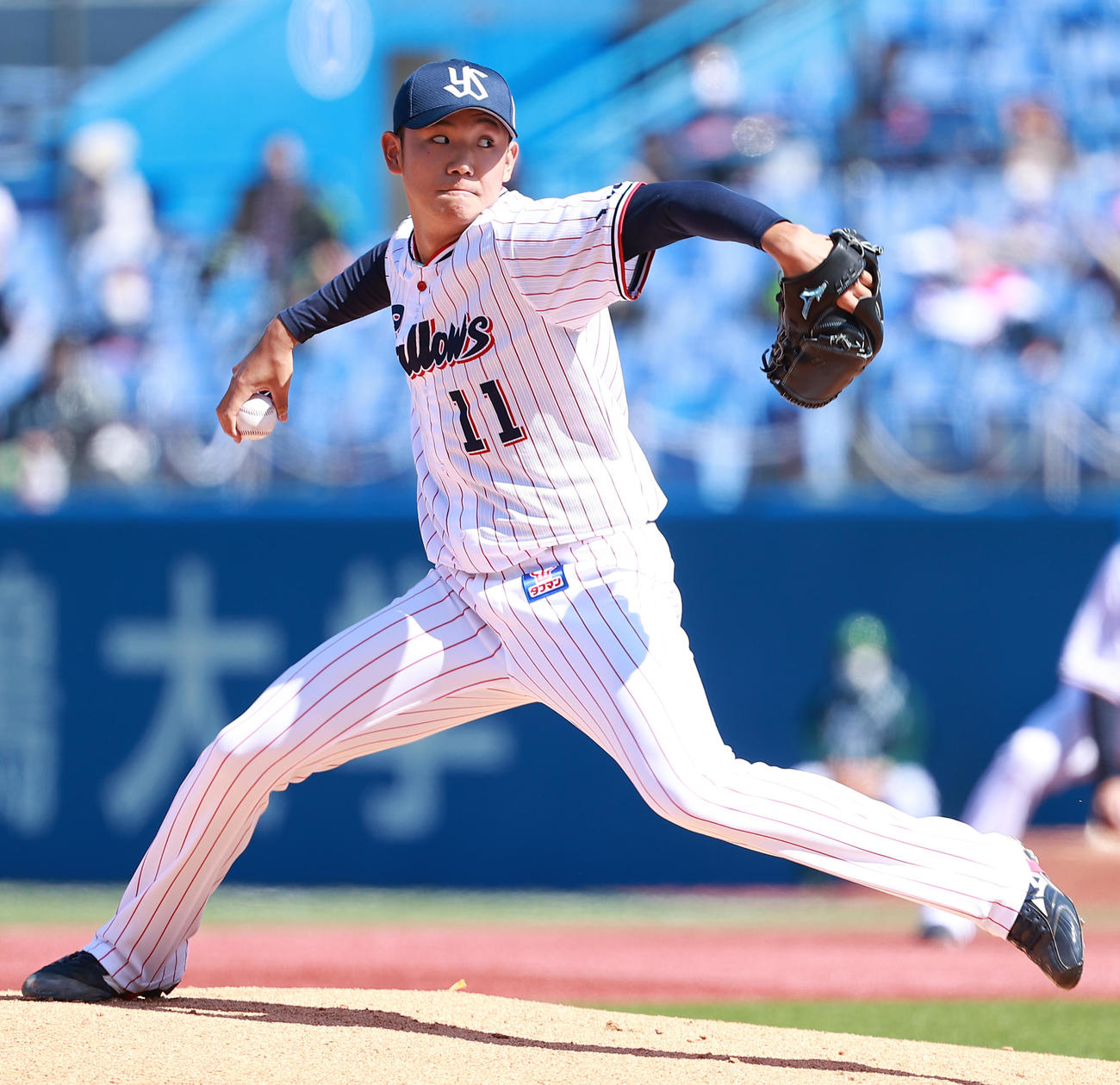 ヤクルト対中日　先発で登板し力投するヤクルト奥川（撮影・中島郁夫）