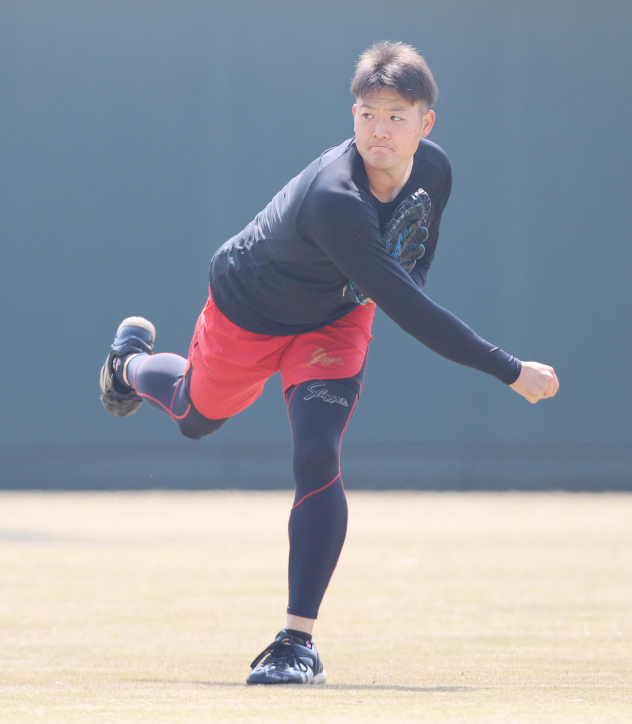 キャッチボールを行う阪神斎藤友貴哉（代表撮影）