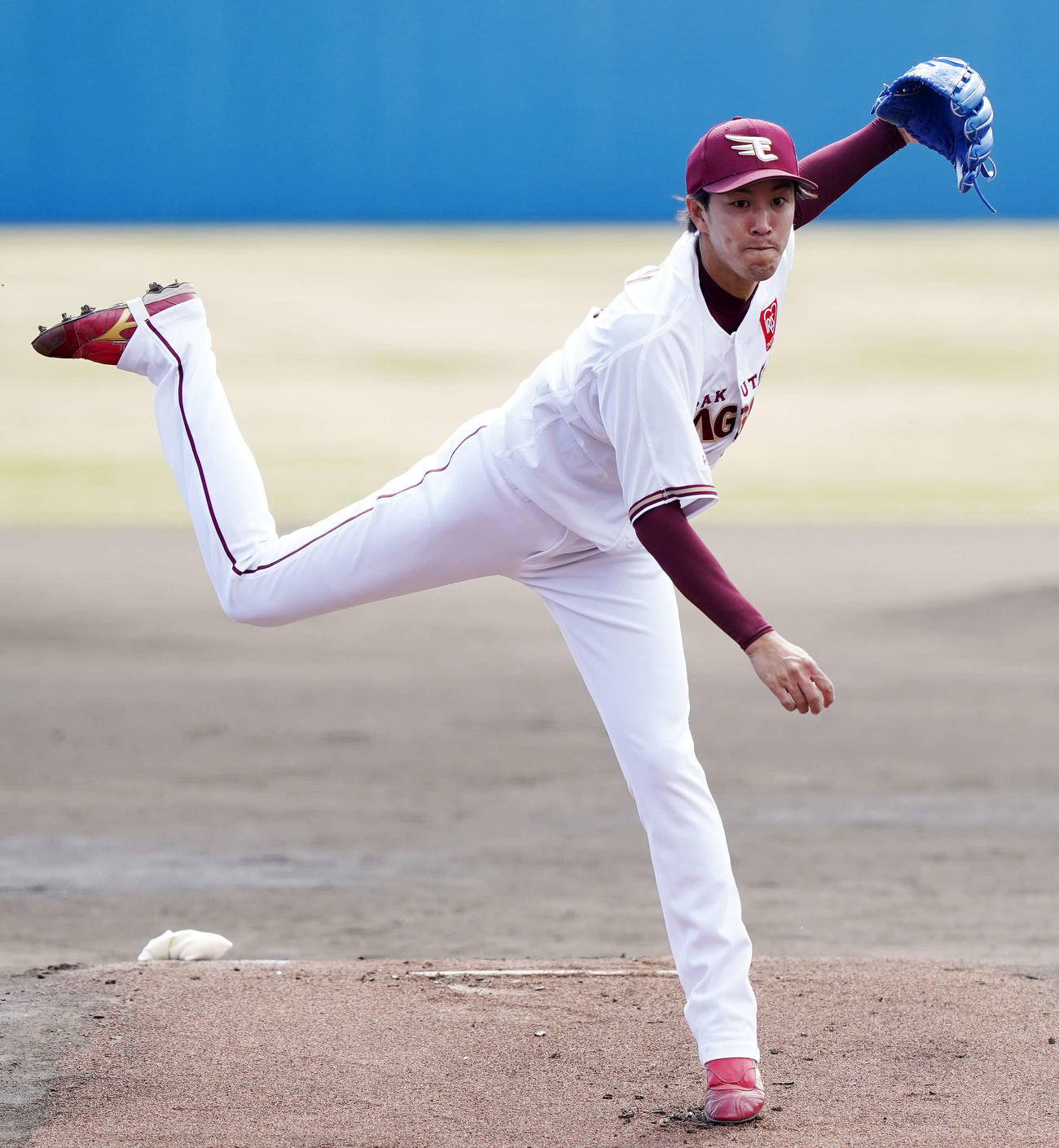 楽天対オリックス　楽天先発の岸（撮影・江口和貴）
