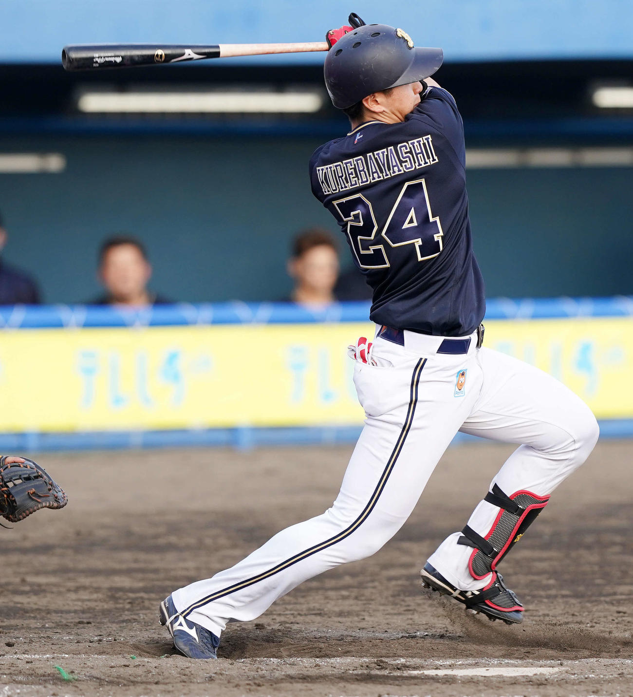 楽天対オリックス　9回表オリックス1死二塁、左前打を放つ紅林（撮影・江口和貴）