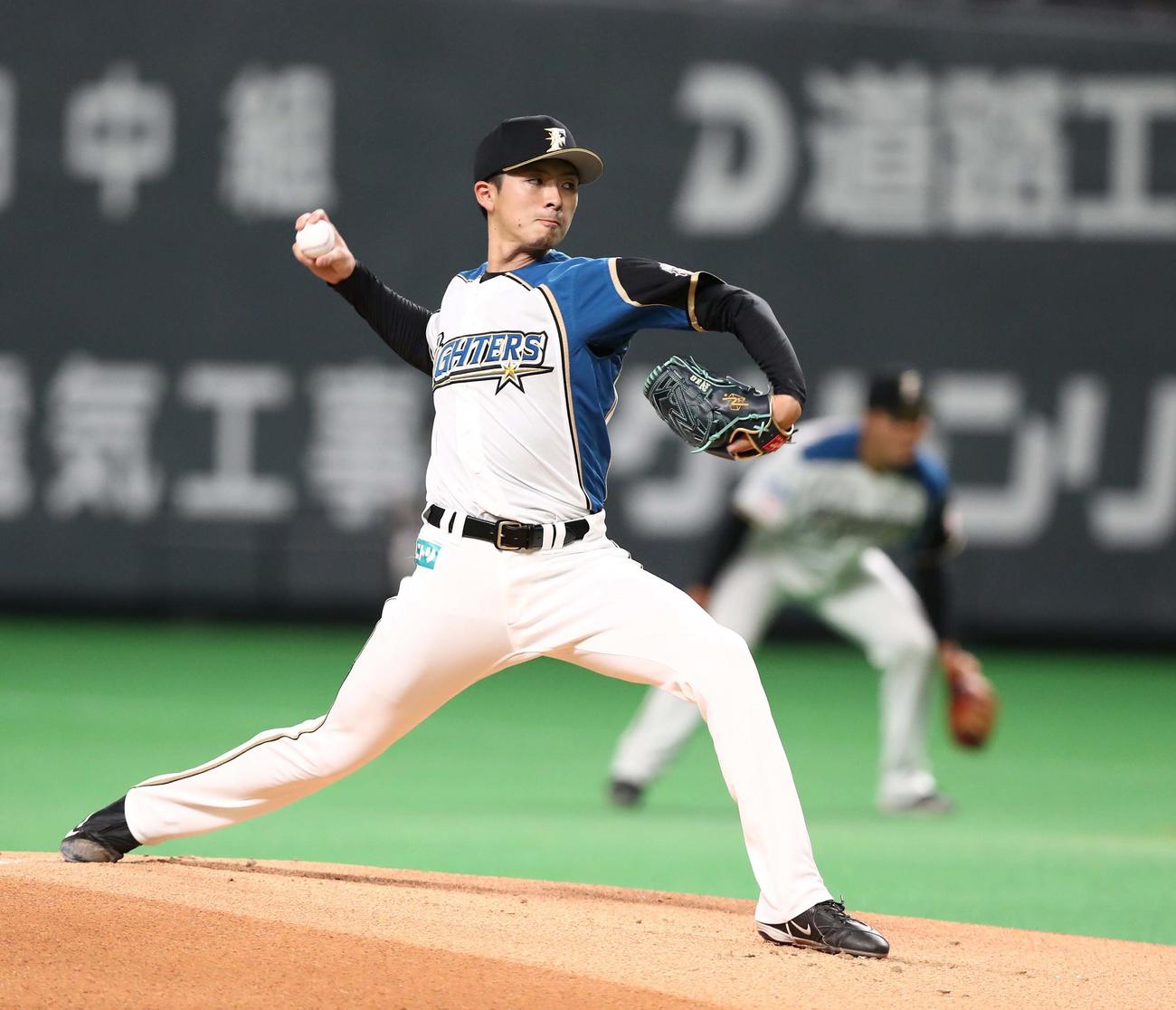 日本ハム対ロッテ　日本ハム先発の上沢（撮影・黒川智章）