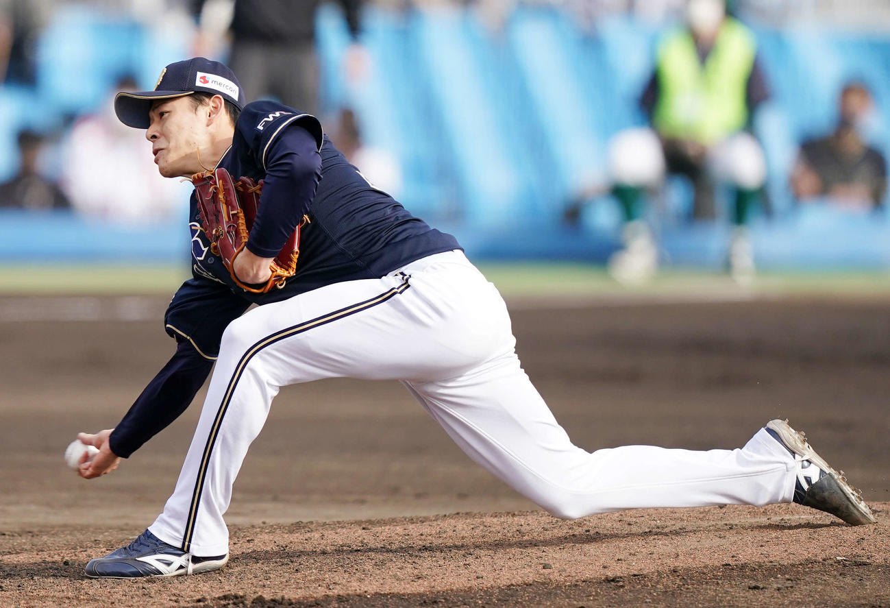楽天対オリックス　オリックス3番手の中川颯（撮影・江口和貴）