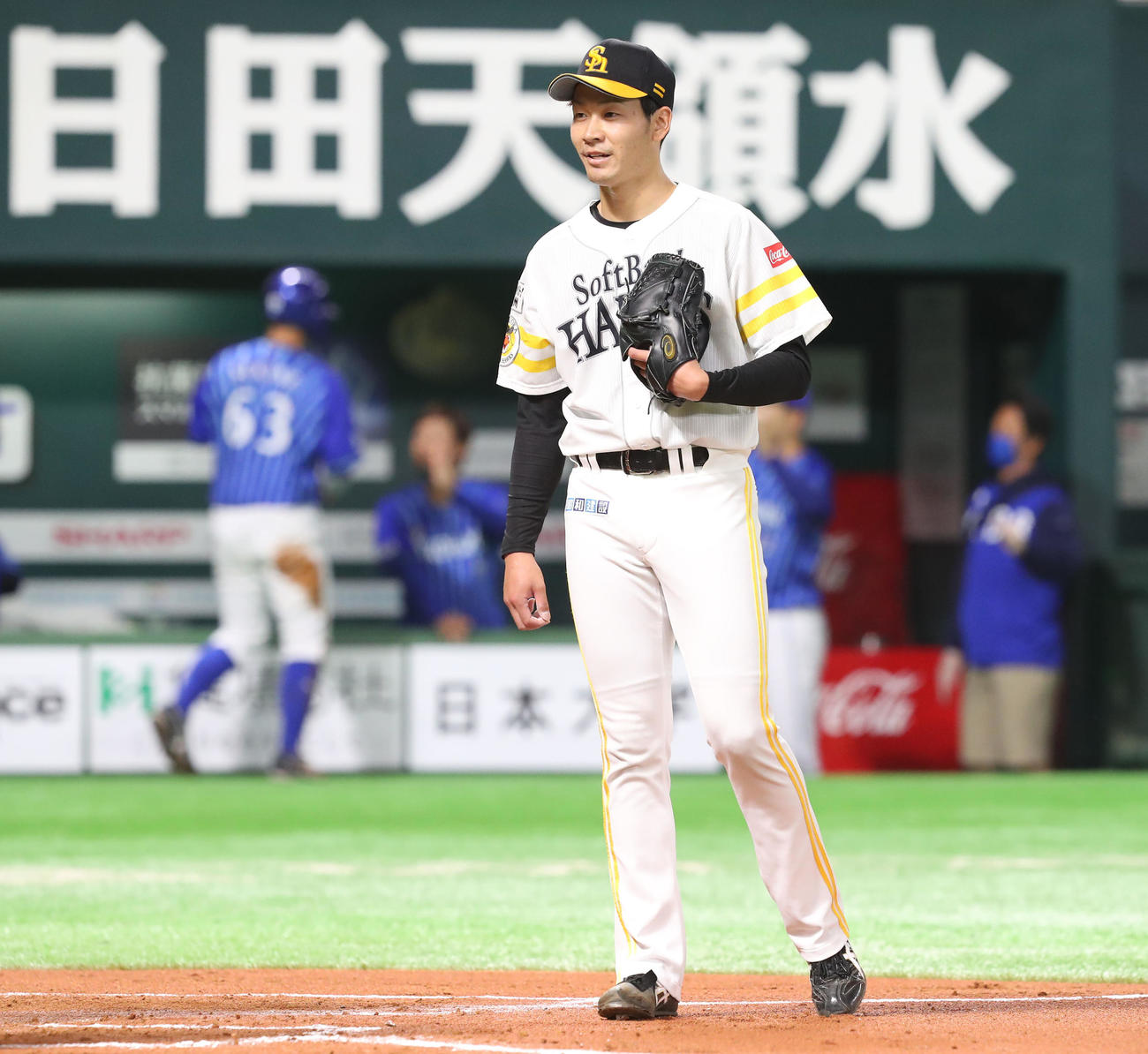 ソフトバンク対DeNA　6回表DeNA1死一、二塁、佐野に右前適時打を浴びた武田（撮影・梅根麻紀）