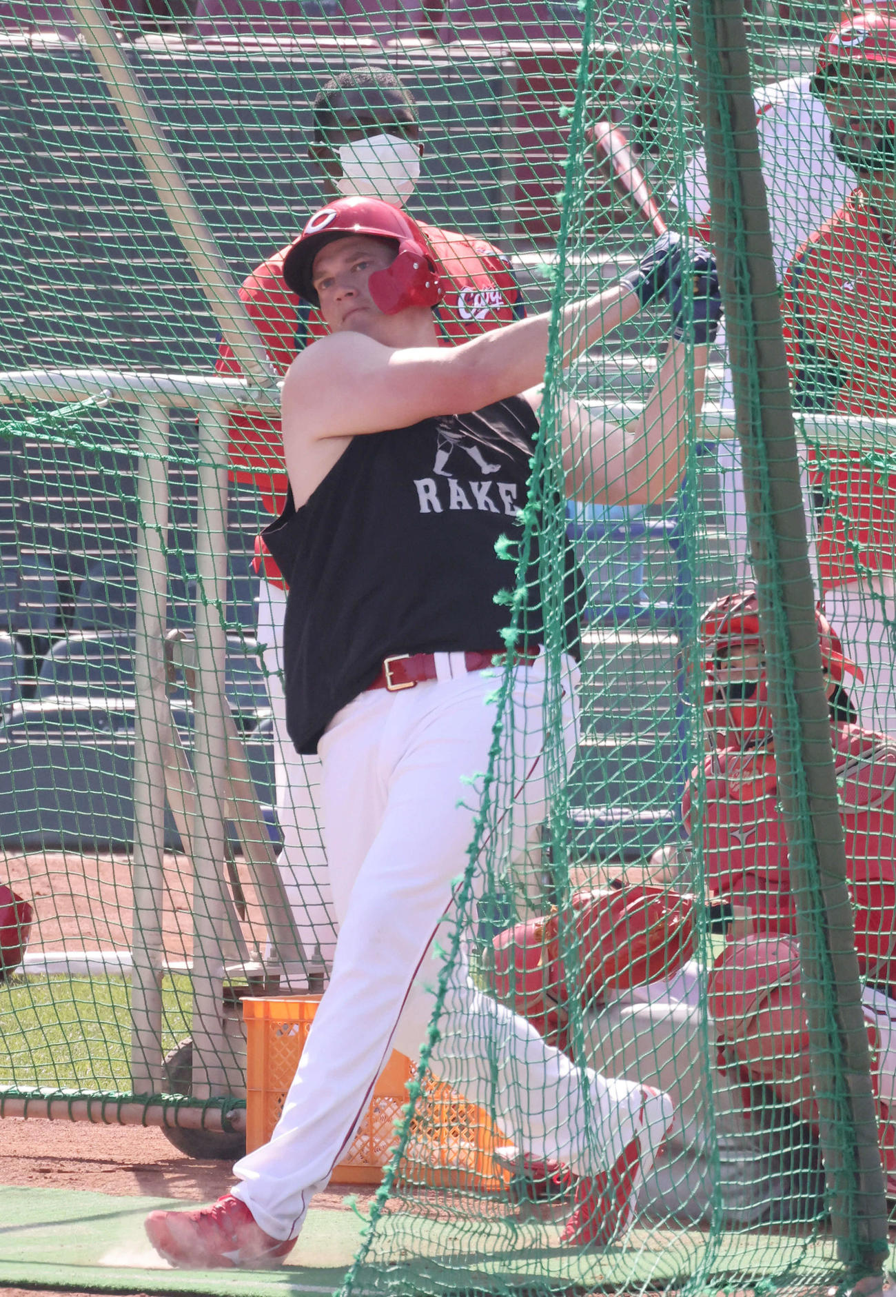 プロ野球広島練習　打撃練習をするクロン（撮影・加藤孝規）