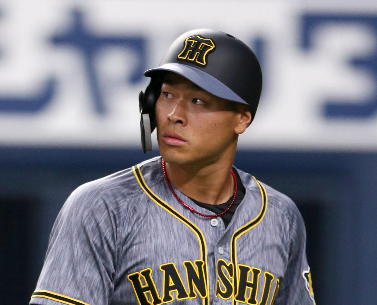 オリックス対阪神　3回表阪神1死二、三塁、佐藤輝は空振り三振に終わる（撮影・上山淳一）