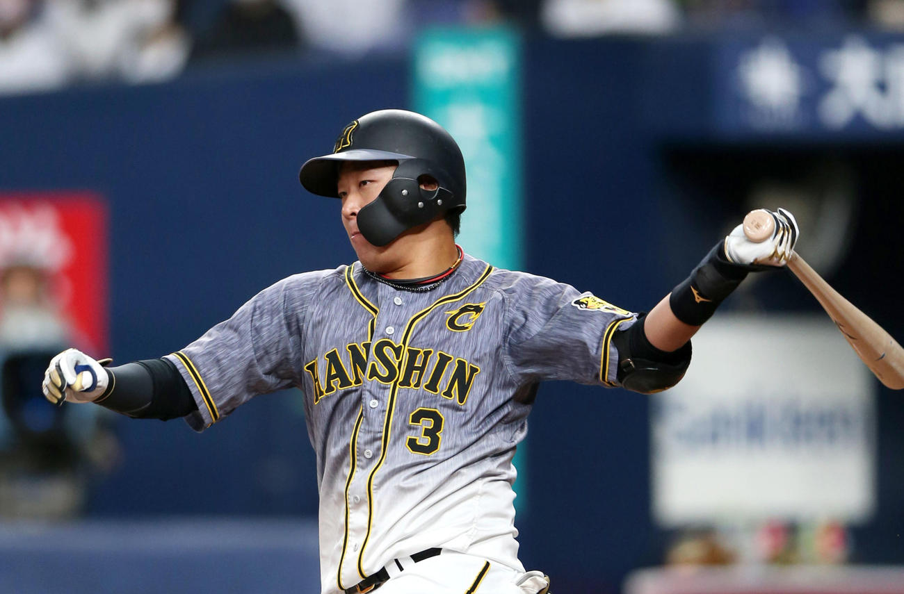 オリックス対阪神　7回表阪神2死一、二塁、大山は三塁への勝ち越し適時二塁打を放つ（撮影・上山淳一）