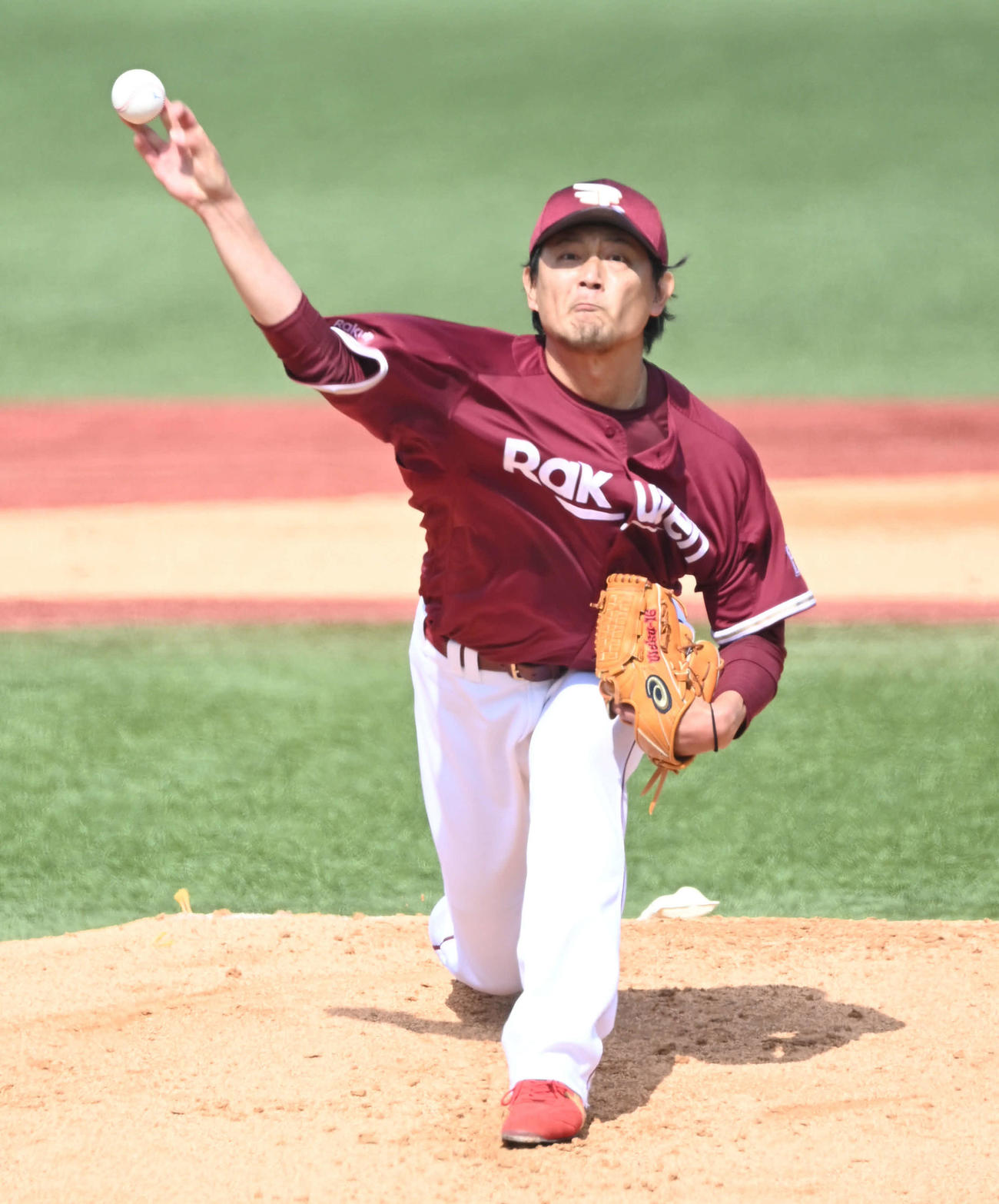 ヤクルト対楽天　力投する楽天先発の涌井（撮影・山崎安昭）
