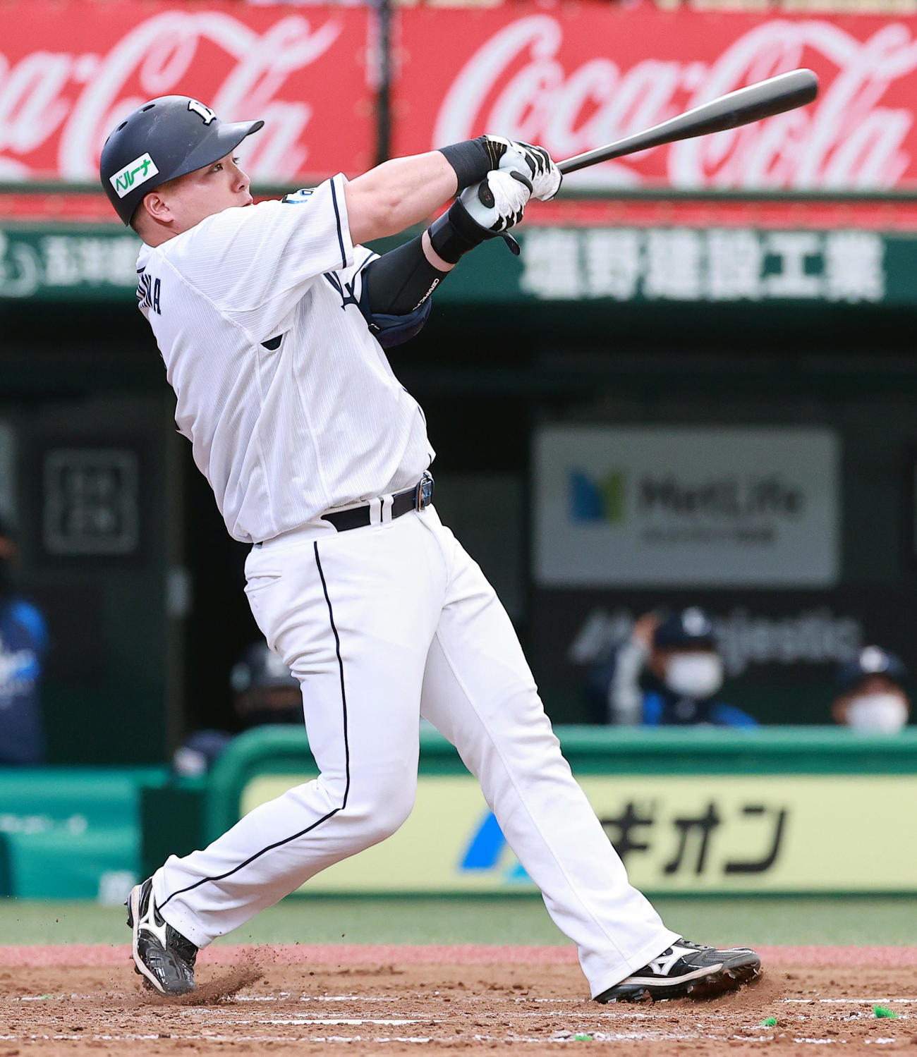 西武対DeNA 4回裏西武無死、山川は中越えソロ本塁打を放つ（撮影・浅見桂子）