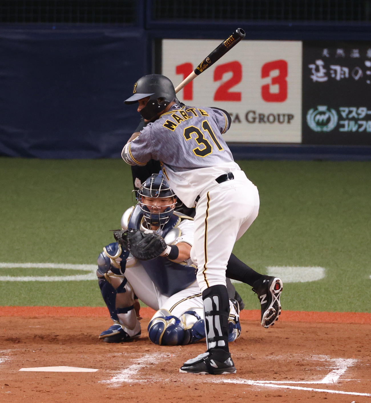 オリックス対阪神　7回表阪神2死一塁、4打席連続で四球を選ぶジェフリー・マルテ（撮影・清水貴仁）