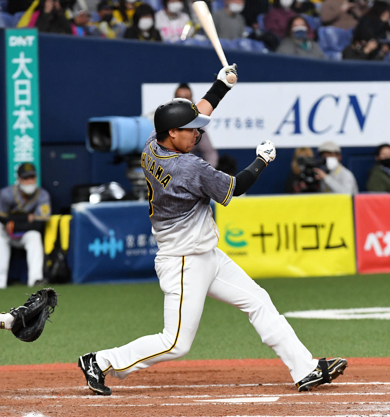 オリックス対阪神　7回表阪神2死一、二塁、大山は左適時二塁打を放つ（撮影・前岡正明）