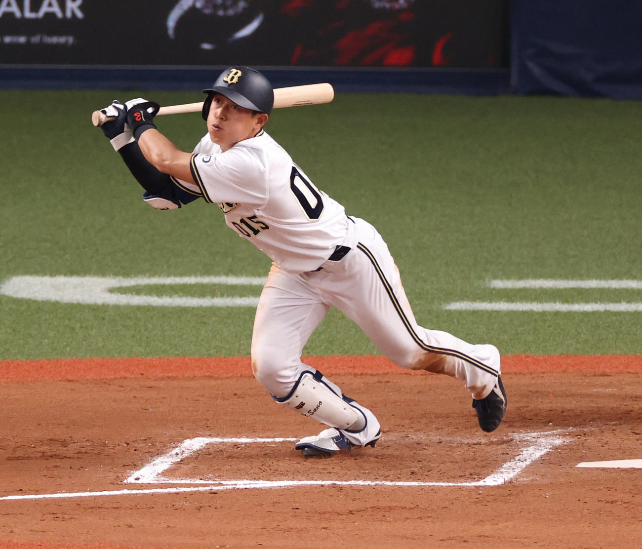オリックス対阪神　6回裏オリックス2死一塁、右前打を放つ佐野如一（撮影・清水貴仁）
