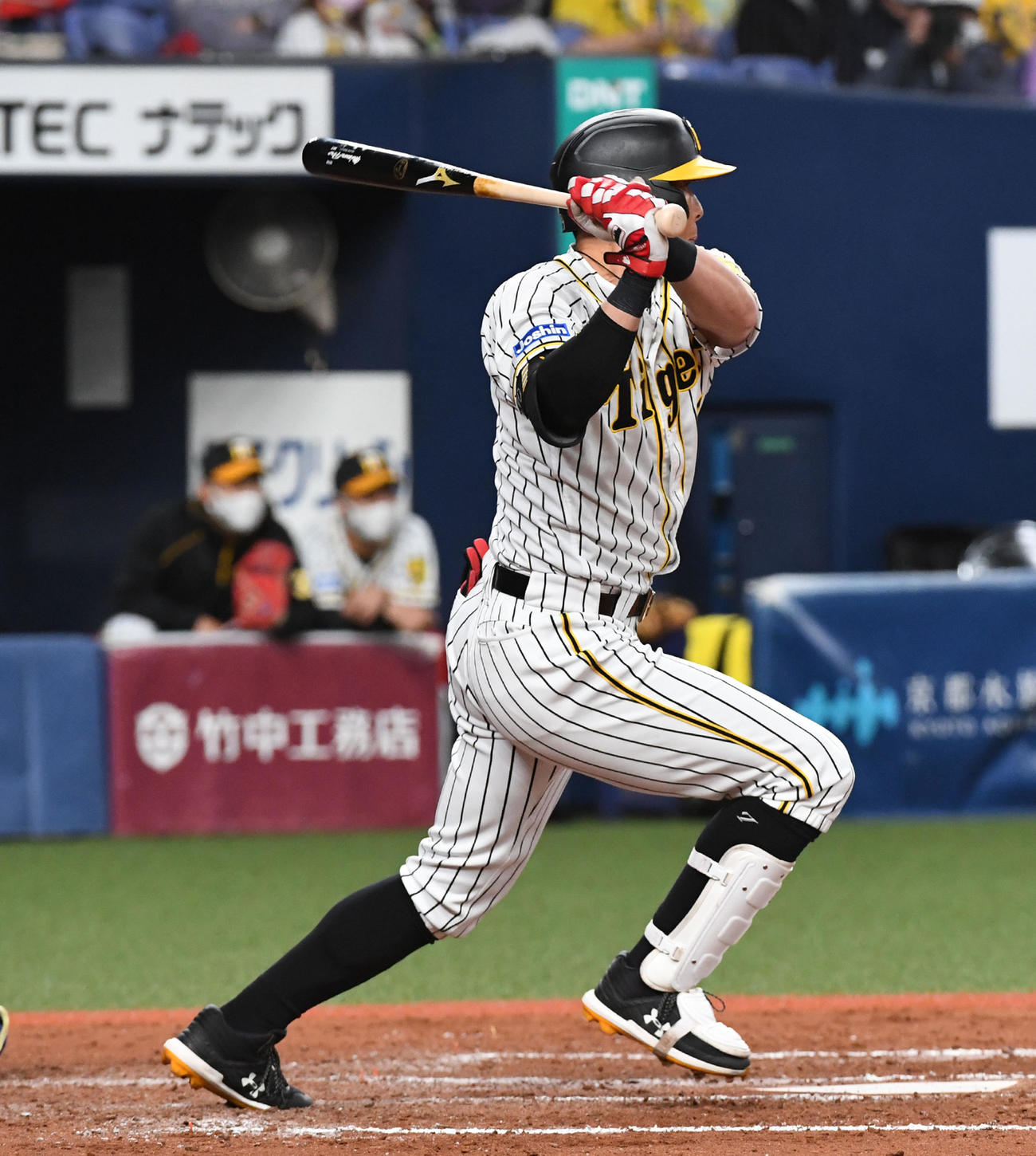オープン戦阪神対オリックス　7回裏阪神1死一、三塁、糸井嘉男は中前適時打を放つ（撮影・前岡正明）