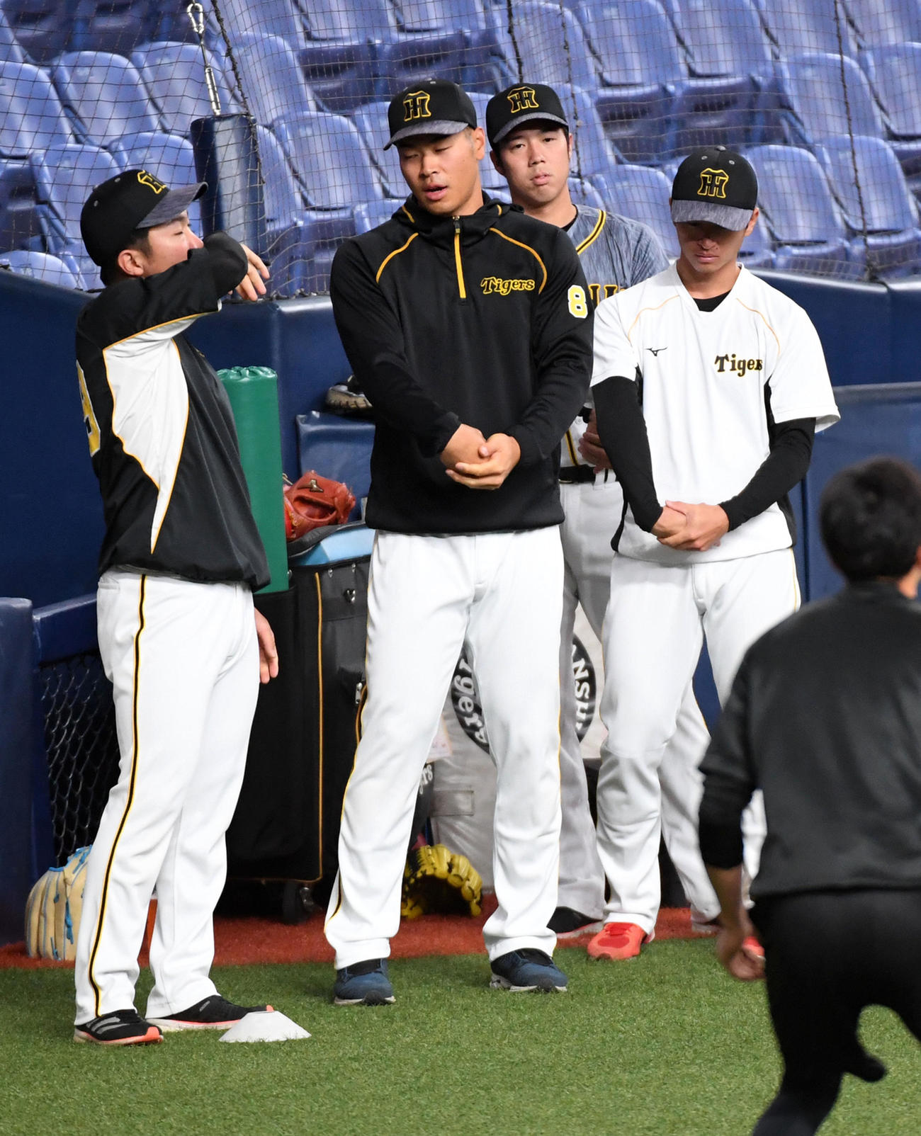 オリックス対阪神　試合前練習を行う佐藤輝（撮影・前岡正明）
