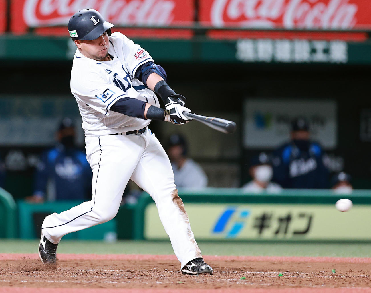 西武対ヤクルト　5回裏西武1死満塁、山川は中前適時打を放つ（撮影・浅見桂子）