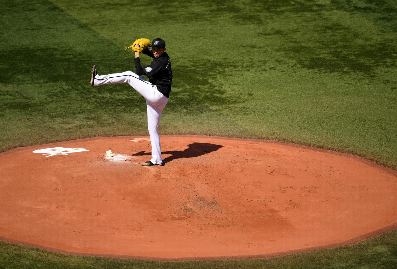 DeNA対ロッテ　力投するロッテ先発の佐々木朗（撮影・横山健太）